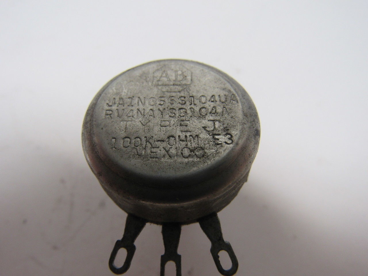 A-B Allen Bradley RV4NAYSD104A Type J 100KO Potentiometer