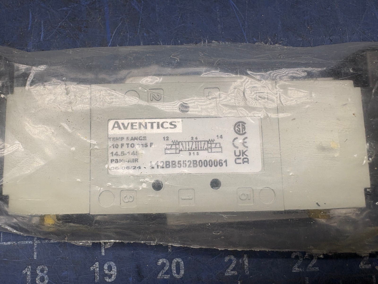 AVENTICS L12BB552B000061 W/NUMATICS 226-749B *SEE PICTURES*