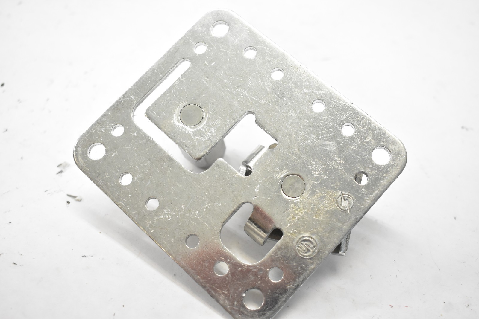Aluminum Stamped Adhesive Base w Tabbed Swivel Head 1/2″ UNC Thread Air Terminal