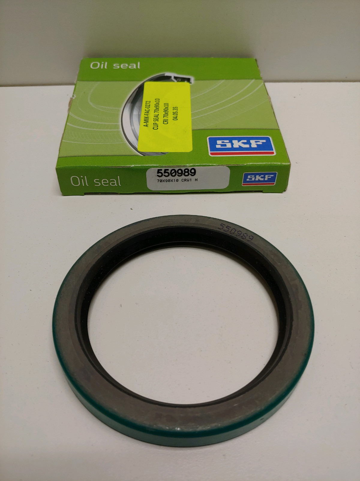 NEW OLD STOCK! SKF 70MM X 90MM X 10MM OIL SEAL CRW1-H 550989