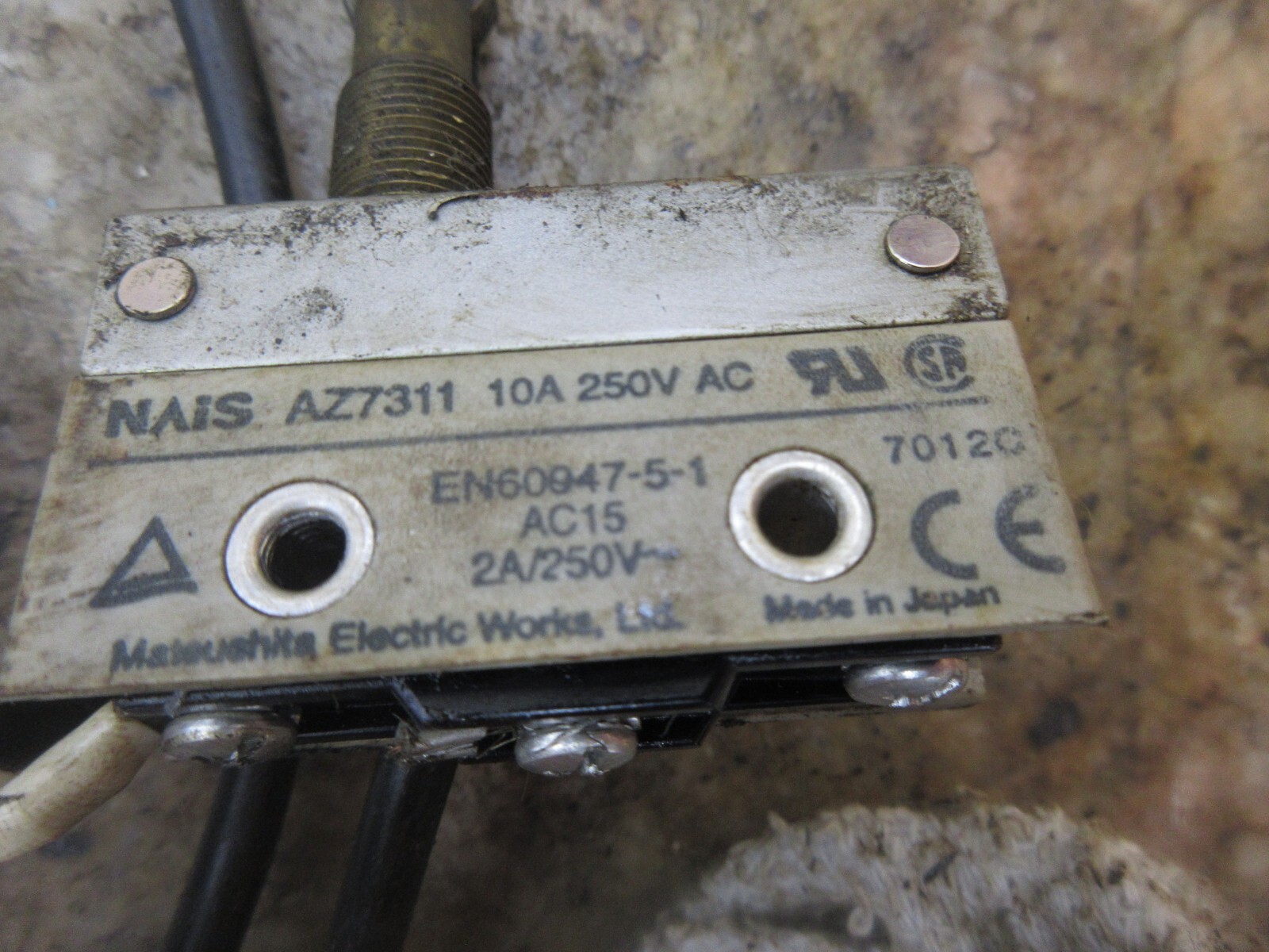NAIS SAFETY SWITCH 20A 360V AC EN60947-5-1 AC15 70120 AZ7311 LOT OF 2 PIECES