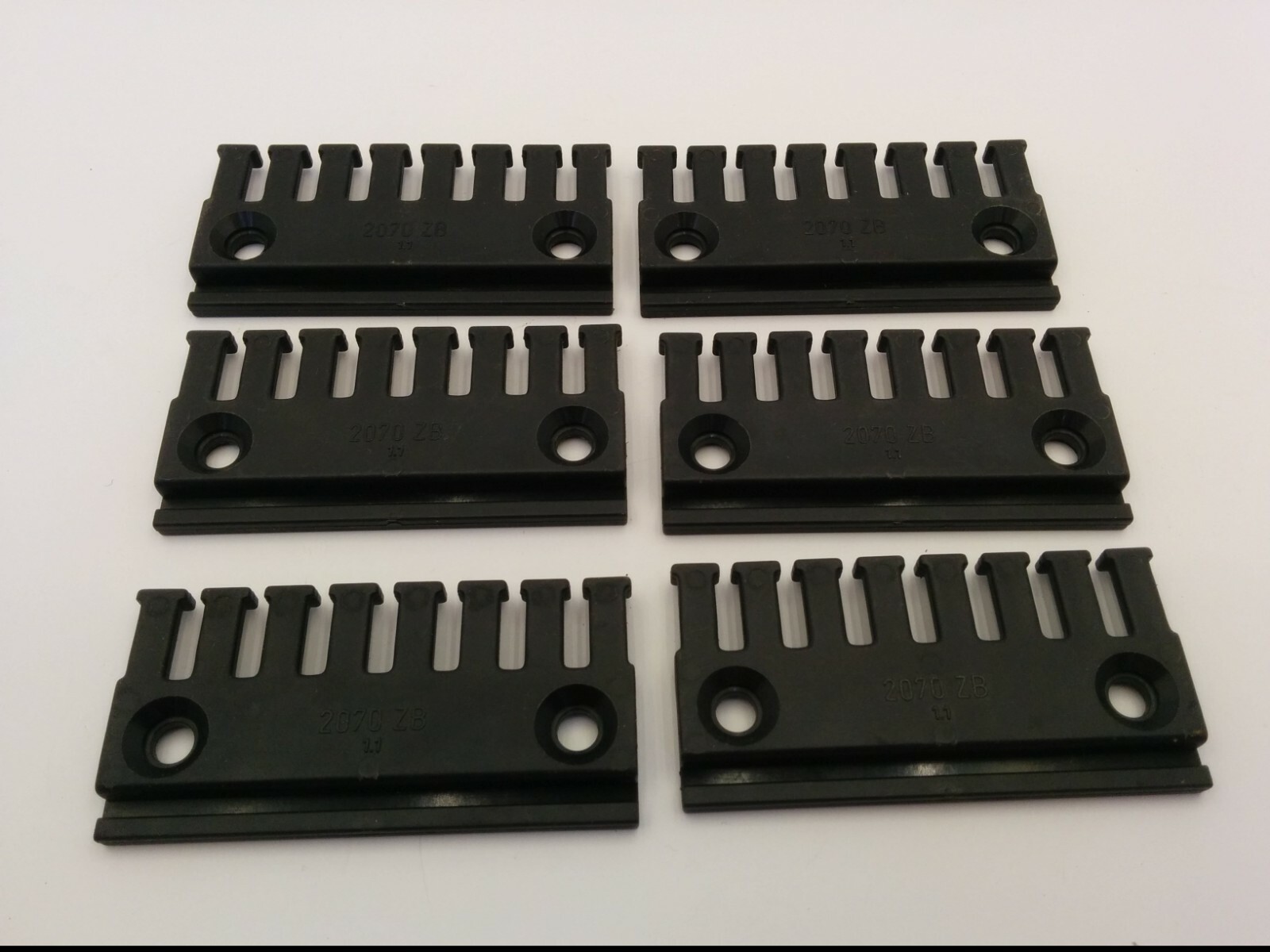 IGUS 2070 ZB CHAIN ENERGY WRAP PLATE, 8 TEETH (LOT OF 6) NNB