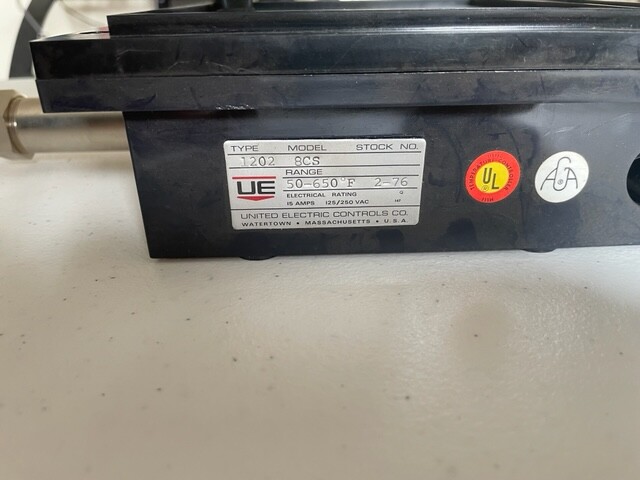 United Electric 1202-8CS 50-650F Temperature Controller New