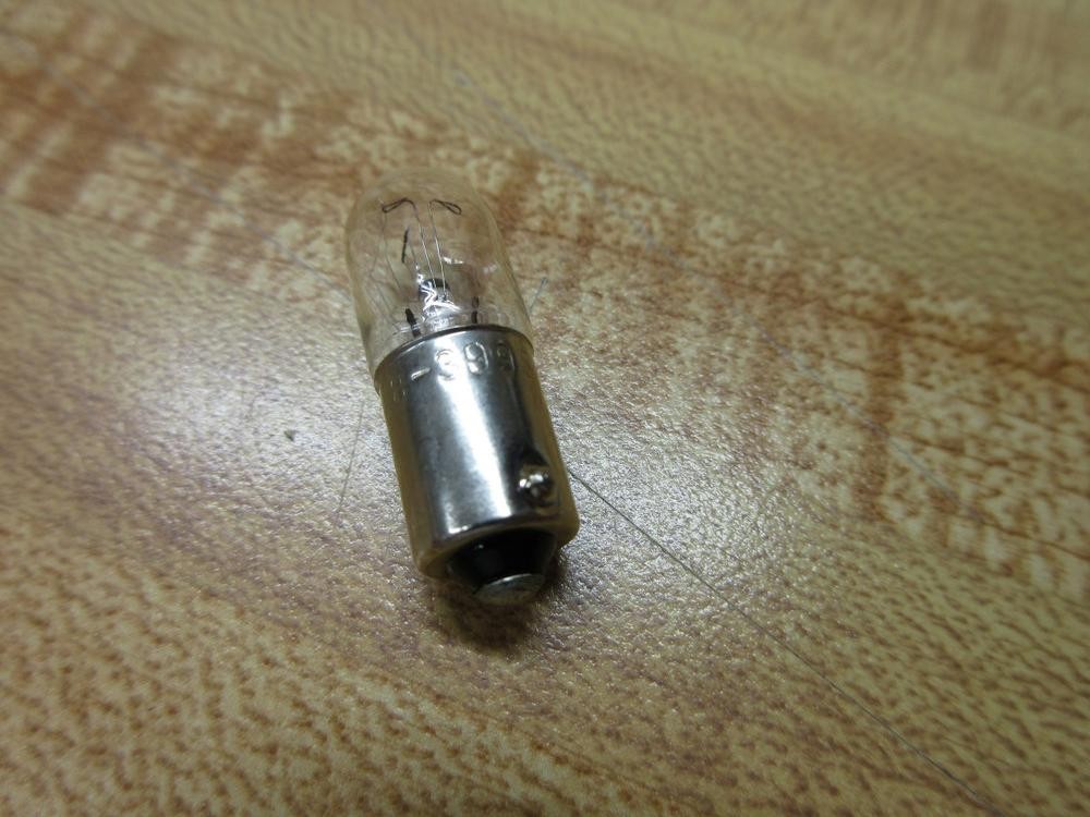 Chicago Miniature CM8-3995 Miniature Lamp Light Bulb (Pack of 12)