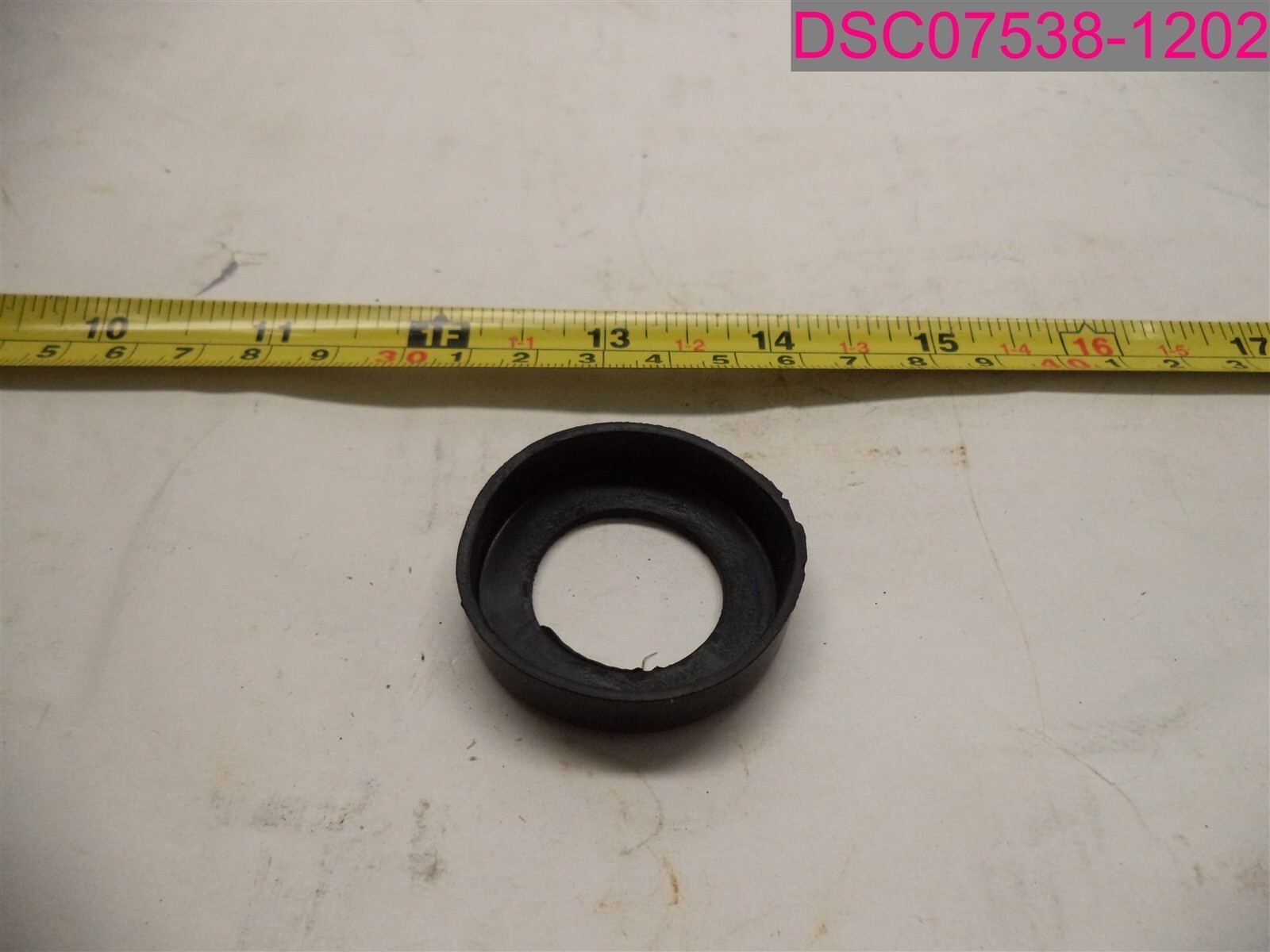QTY=3500 (7 Bags of 500); Z1025 Black Rubber 1-5/8″ OD, 15/16″ ID, 5/8″ Height