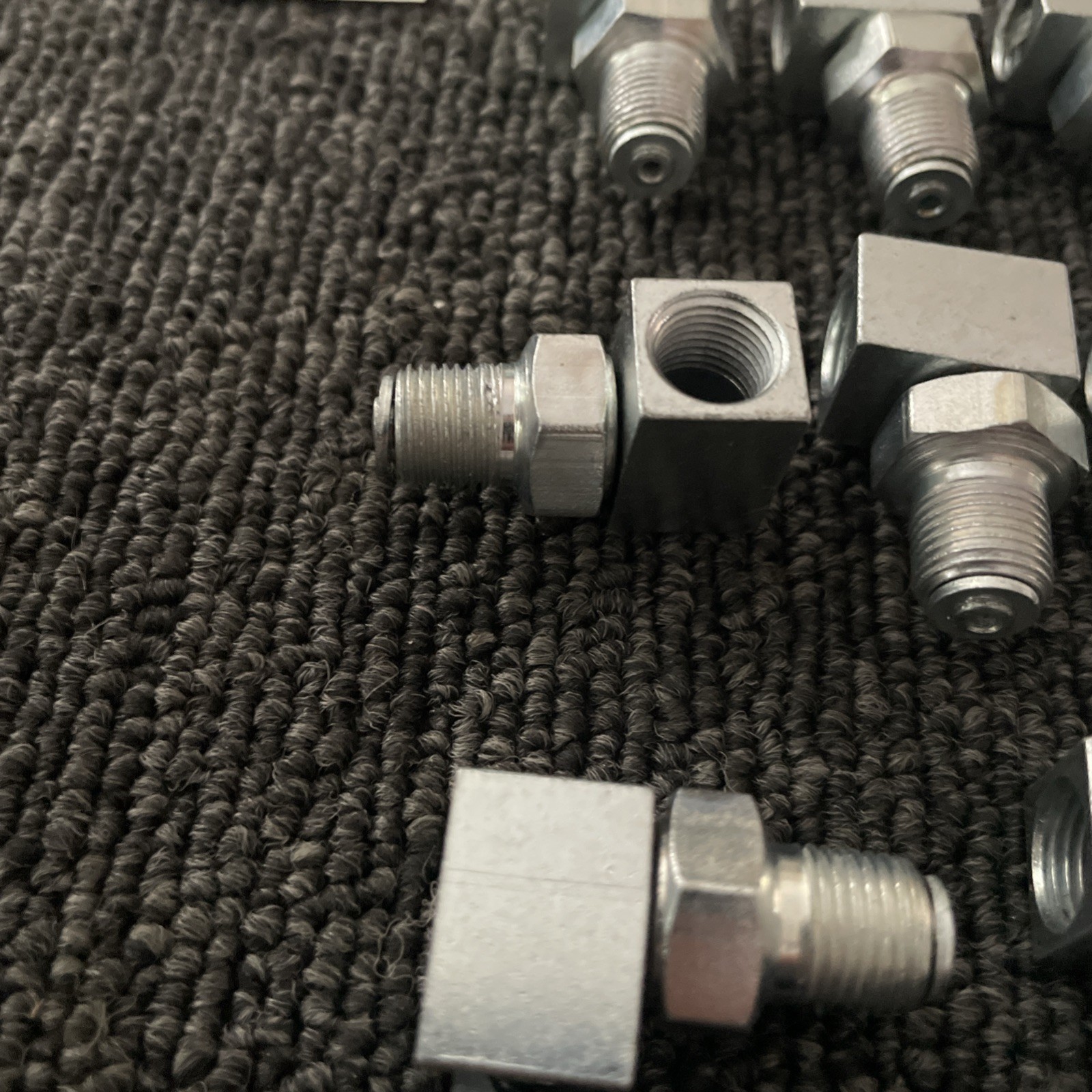 (10) Elbow Pipe Adapter 1/8″ FPT Swivel MPT