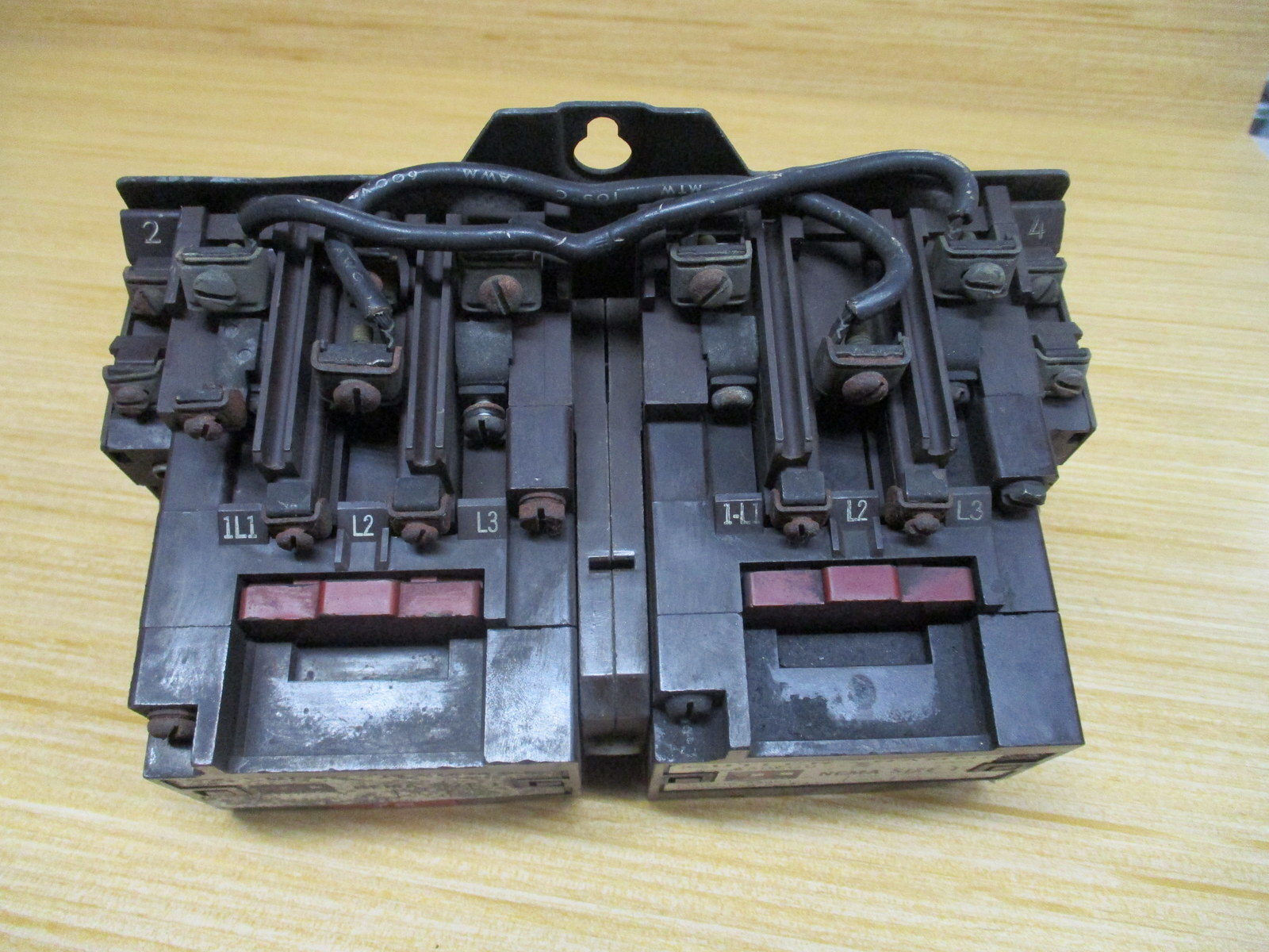 Cutler Hammer A51CNO Reversing Contactor A51CN0 A50CG0; W/ Bracket