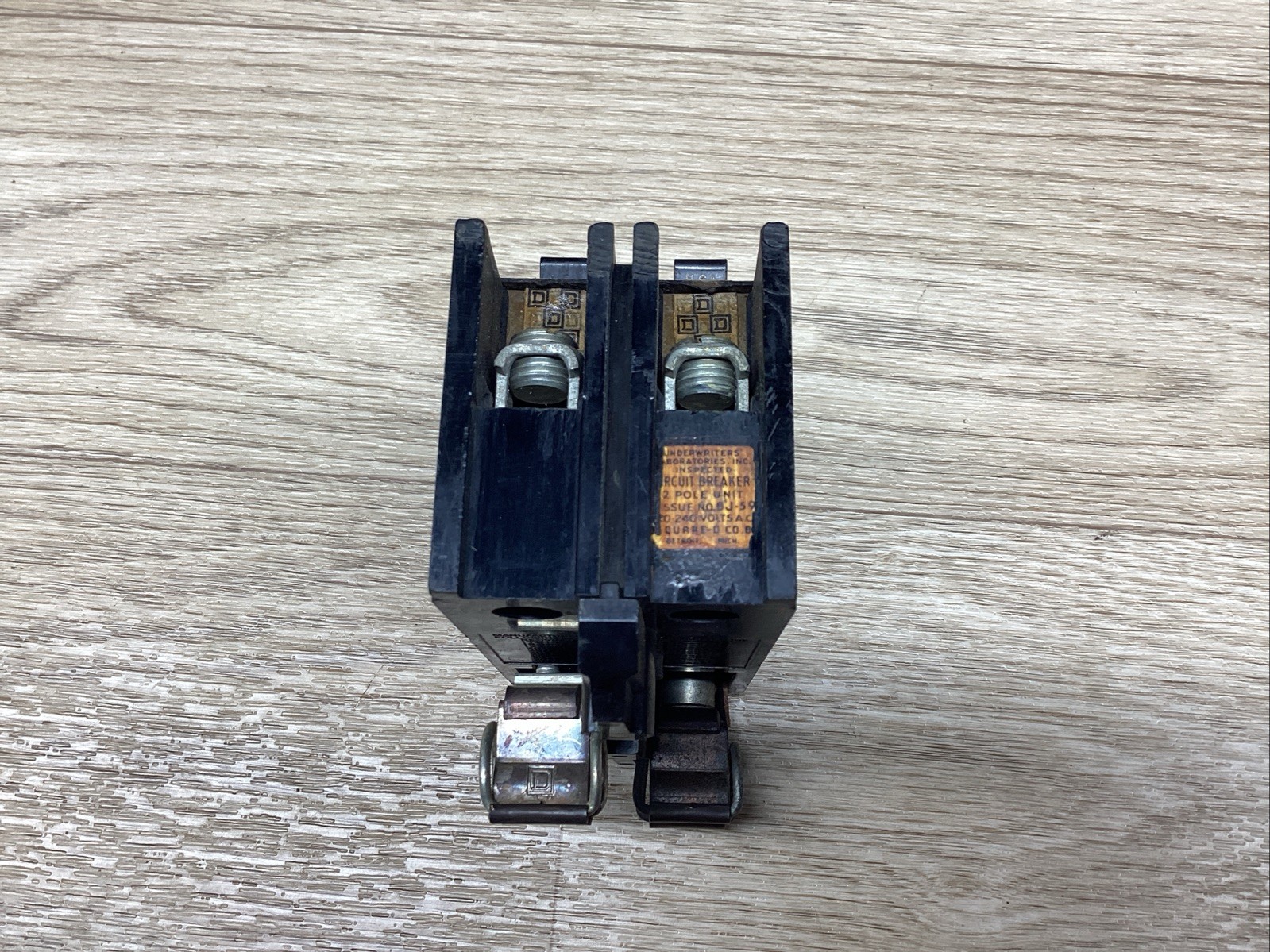 SQUARE D MHBC-115 15AMP 2POLE CIRCUIT BREAKER #822F131*CO