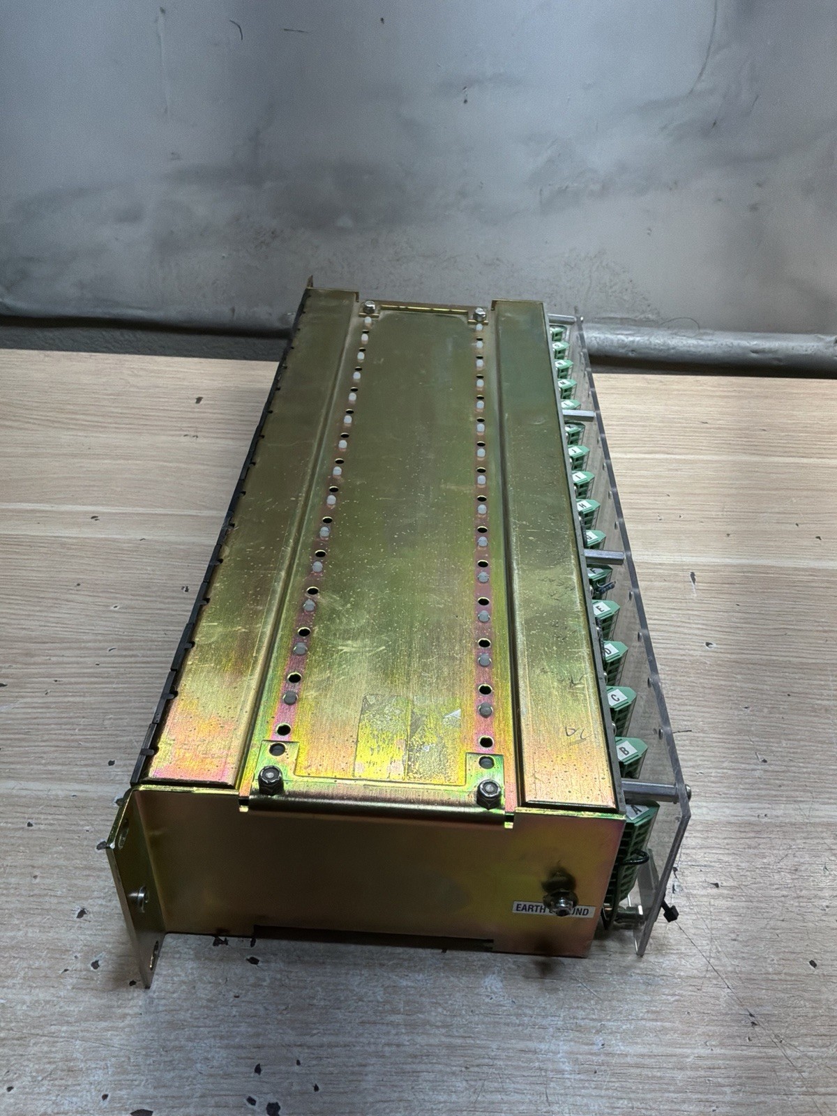 COMPLETE ALLESTEC 800-1690 16-SLOT FIRE ALARM CONTROL UNIT RACK/JUA3401