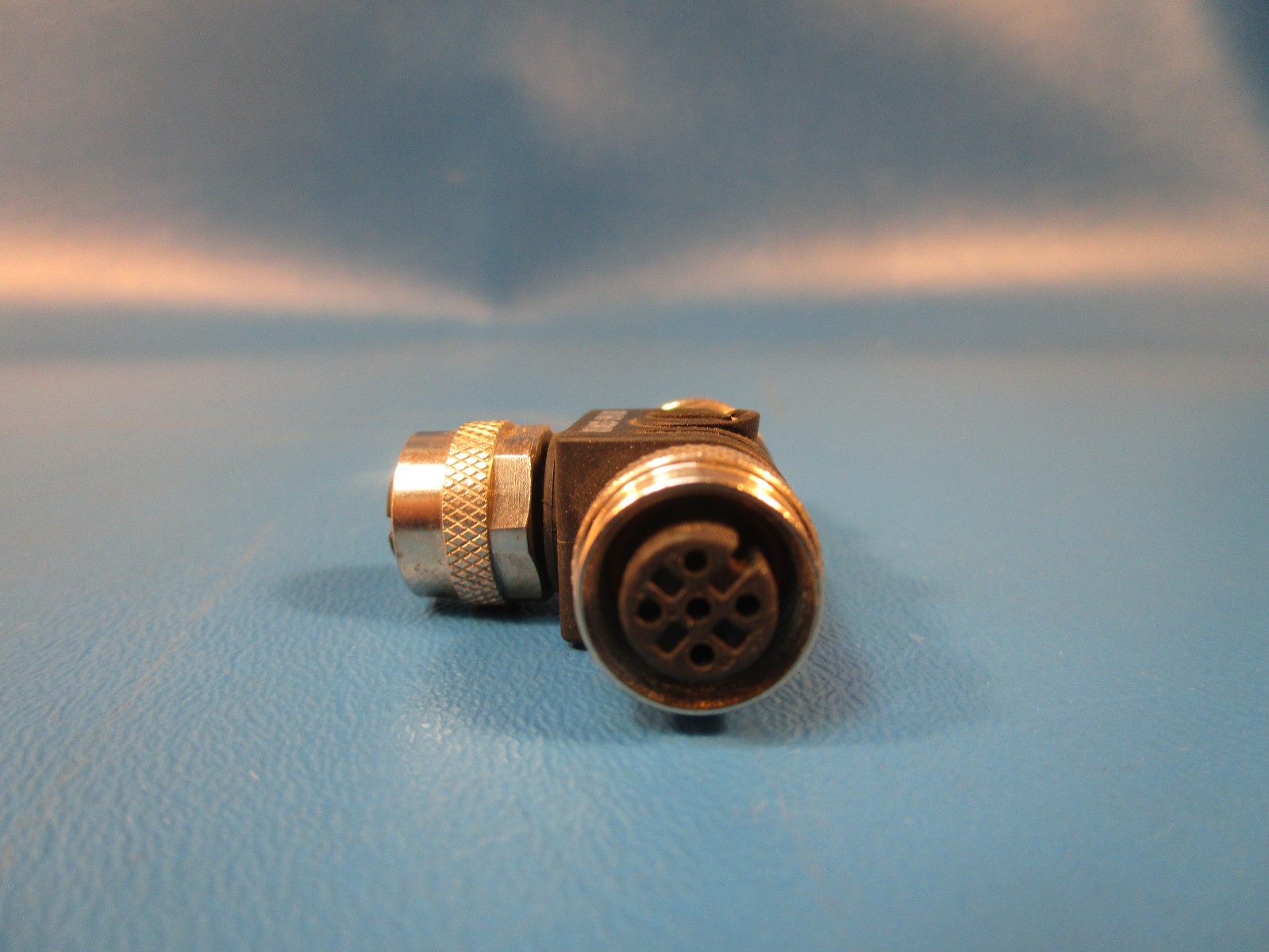 ESCHA 8011661/3334101, M12 Tee Connector, 60V, 2-M12 FEM, 1-M12 5 Pole Male