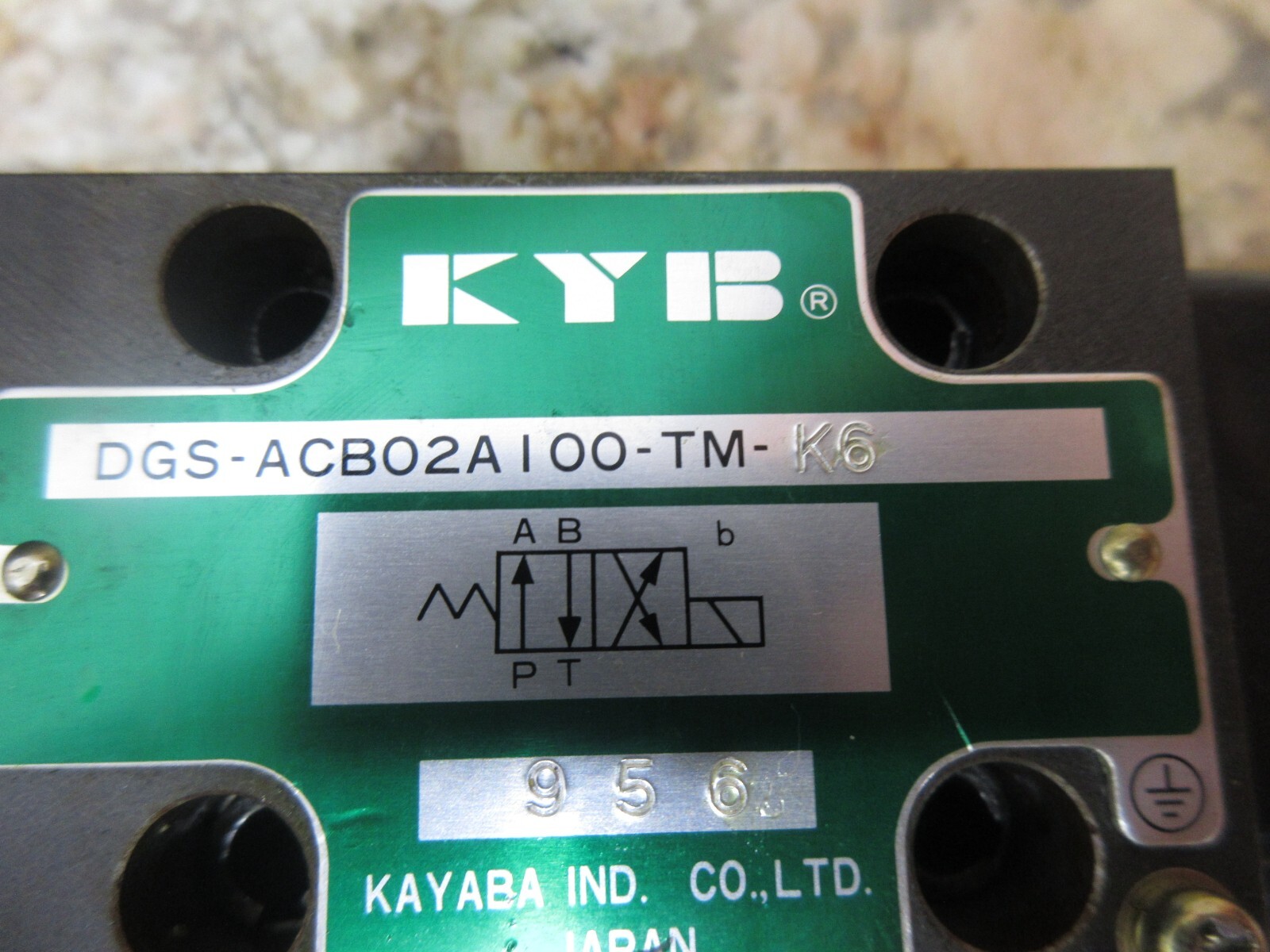 KYB VALVE DGS-ACB02A100-TM-K6 MFG 956 HYUNDAI HIT-30S CNC LATHE EACH 1
