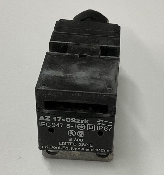 Schmersal AZ17-02ZRK / IEC 947-5-1 Safety Interlock Switch (CL253)