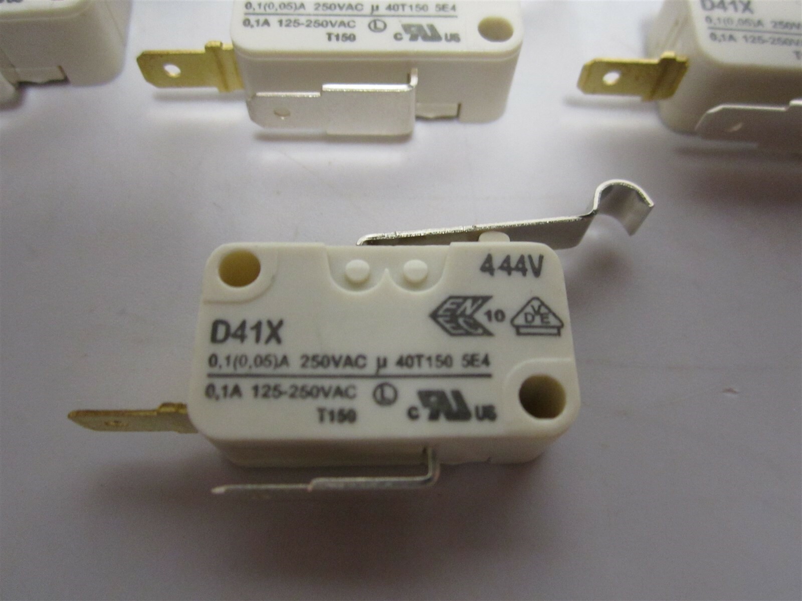 (10) CHERRY AMERICAS D419-R1AA-G2 Quick Connect SPDT Microswitch 500 mA, 30 VDC