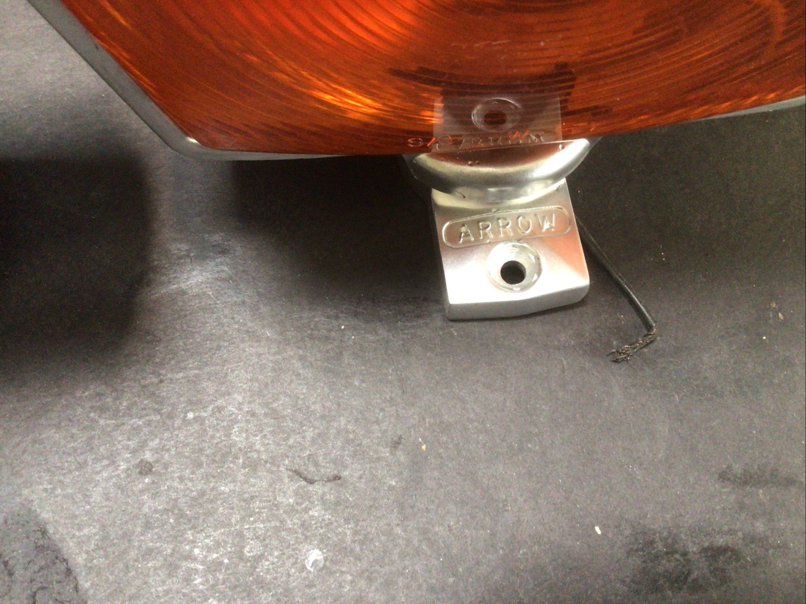 Arrow 506 Double Sided Pedestal Signal Lamp Amber/ Refurbished 506
