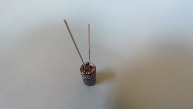 MARCON CEUSM1V330 Qty of 125 per Lot 33UF 35V 6.3X11MM 105 DEG 200/BAG MARC