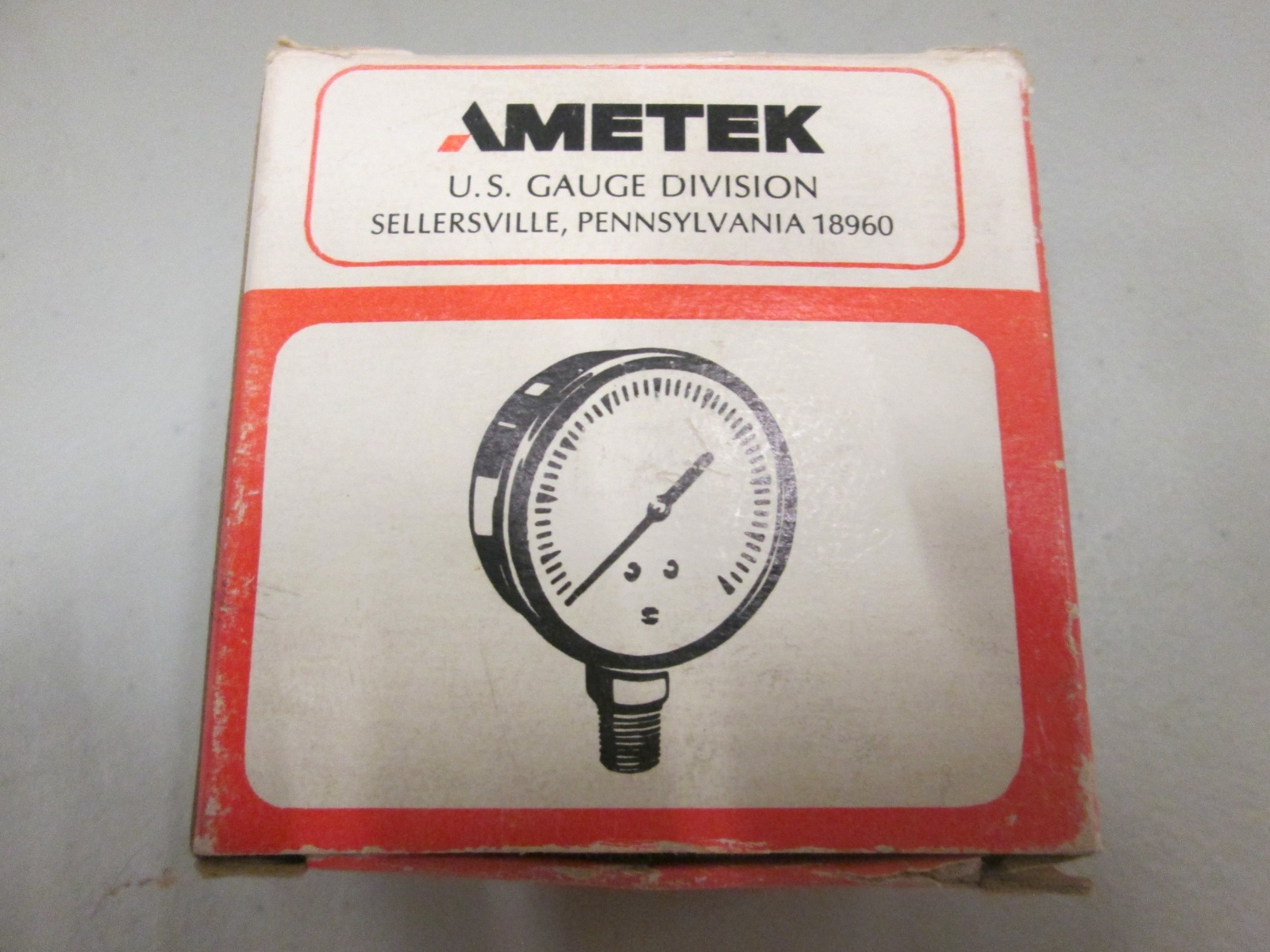 Ametek, P500, 0-3000PSI Gauge, 1/4 male pipe center Back Mount, New