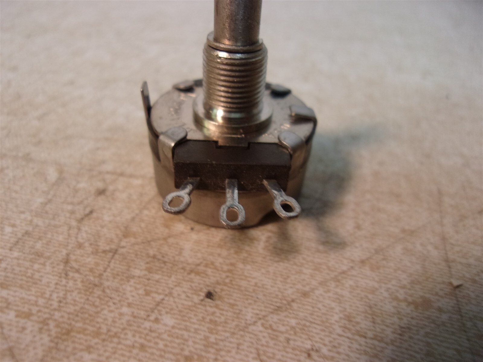 NEW Clarostat RV4NAYSD0204A S3C3-200K-S 19-8T20 Potentiometer *FREE SHIPPING*