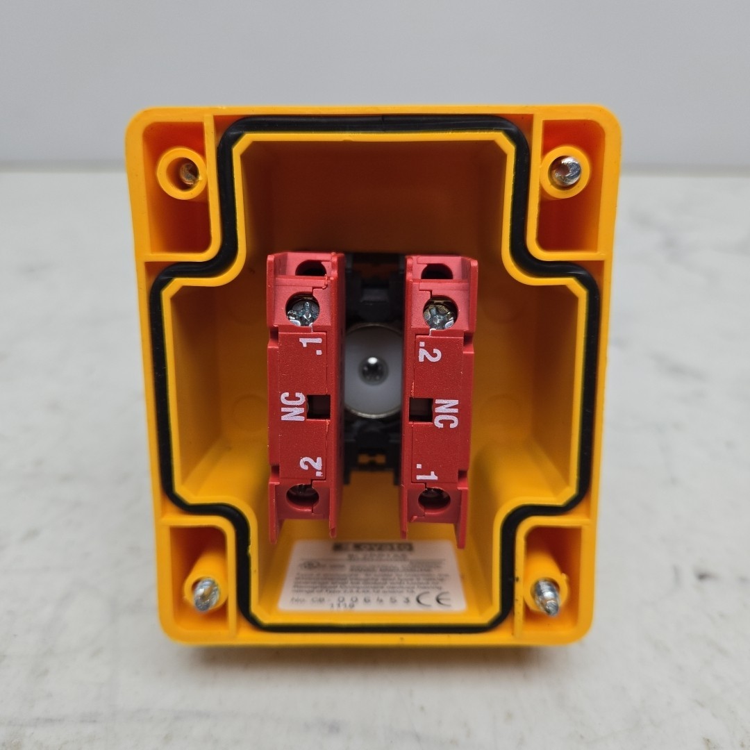 Banner ESL-30/60 Emergency Stop Button With Enclosure 120656