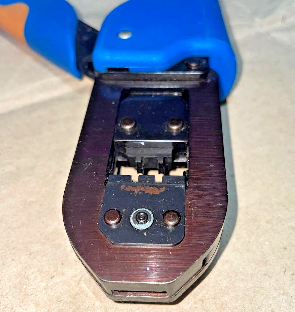 TE Connectivity / AMP Brand 91556-1 CCII 20-26 AWG Tyco Excellent