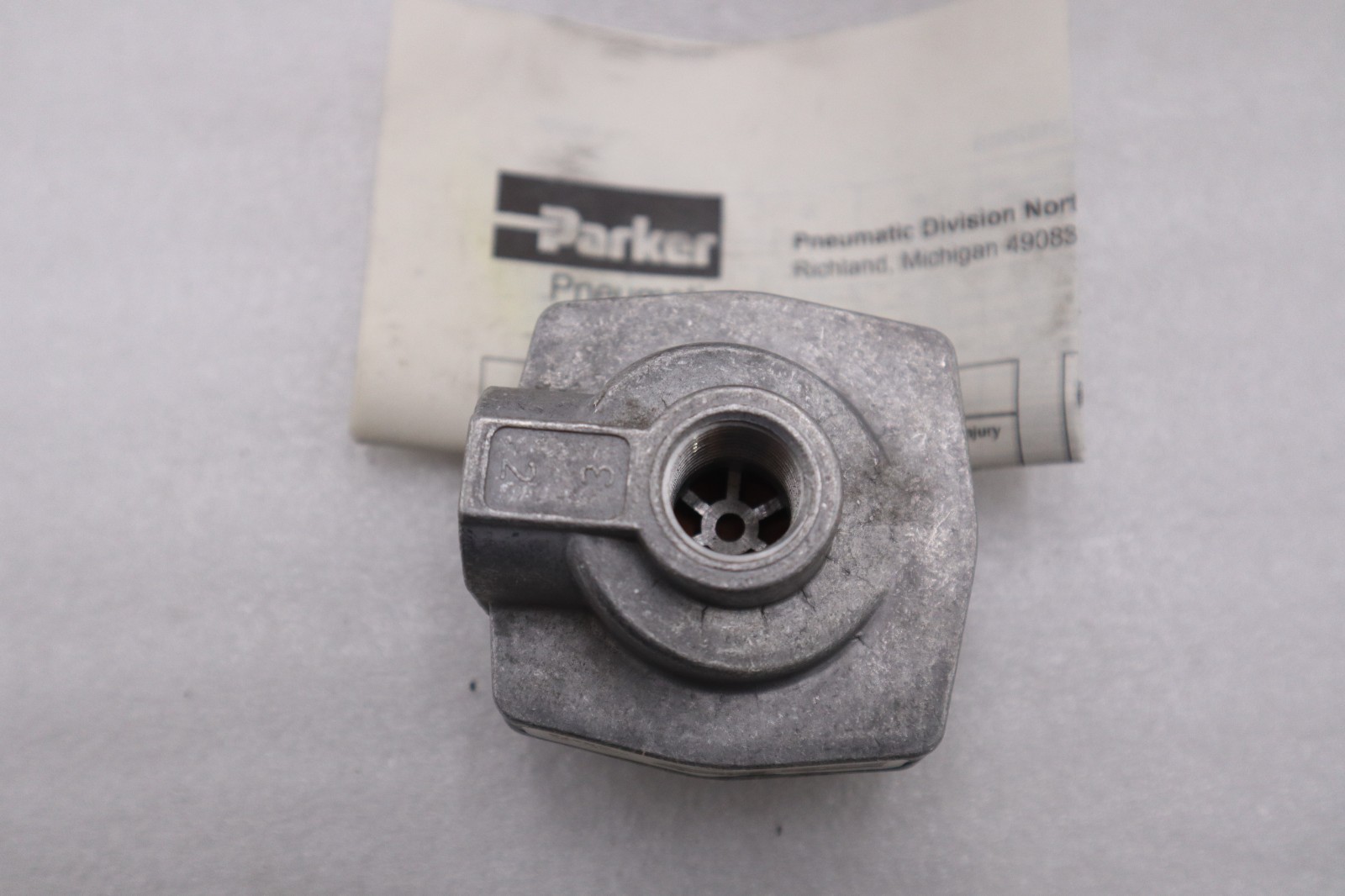 PARKER 0R37B 150PSI 3/8″ – NEW IN BOX – STOCK GF592A