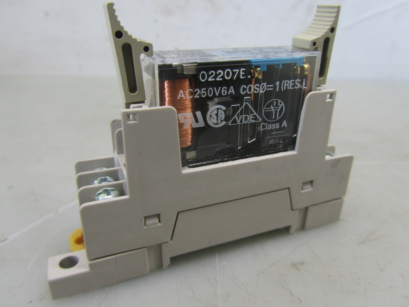 OMRON G7SA-3A1B 24VDC RELAY WITH P7SA-10F-ND BASE