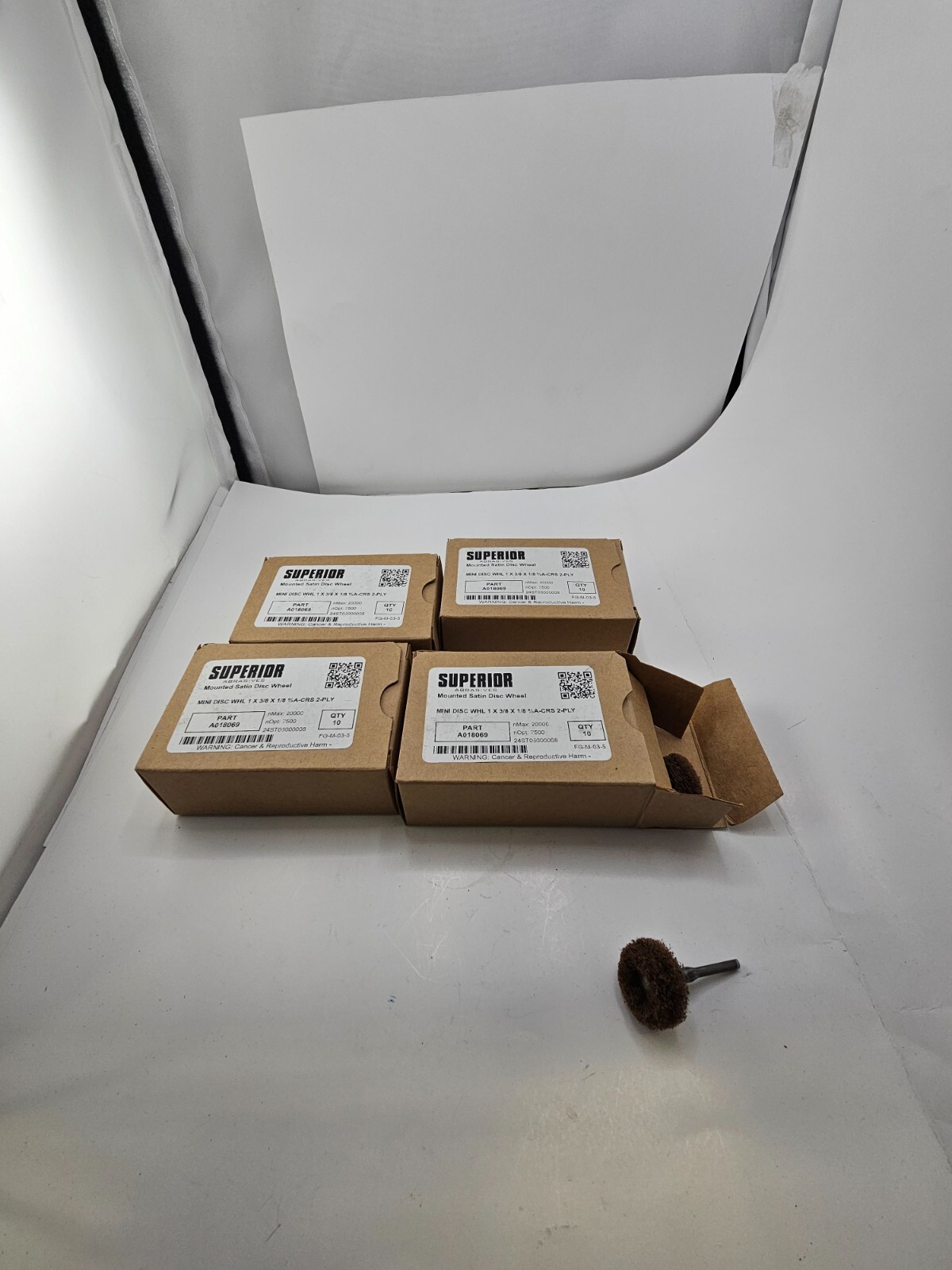 (QTY 40) Superior Abrasives Mounted Satin Disc Buffing Wheel A018069