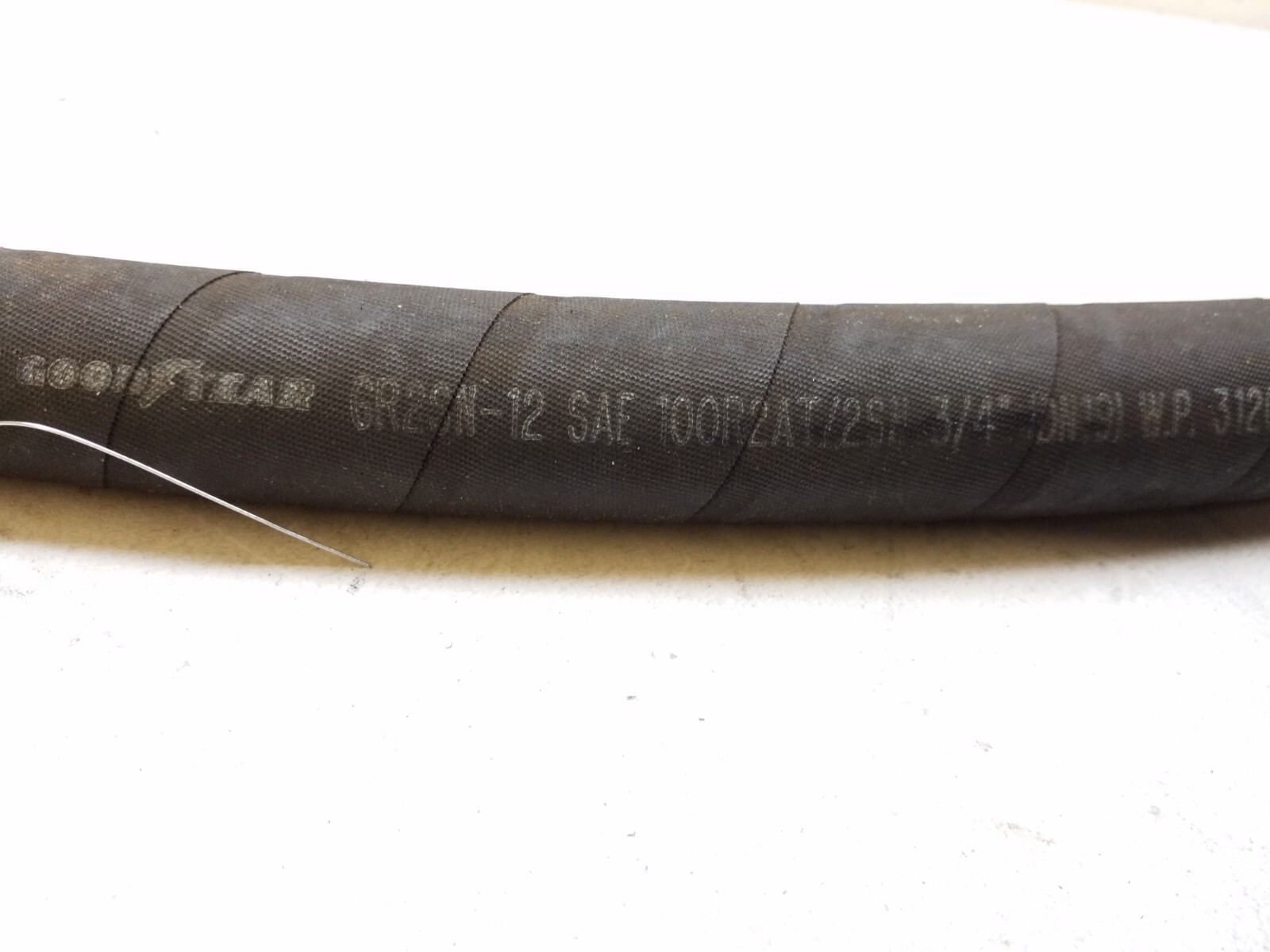 GR2SN-12 Goodyear Hydraulic Hose 3/4″ 3120 PSI SAE 10PR2AT/2SN 18″ In Length