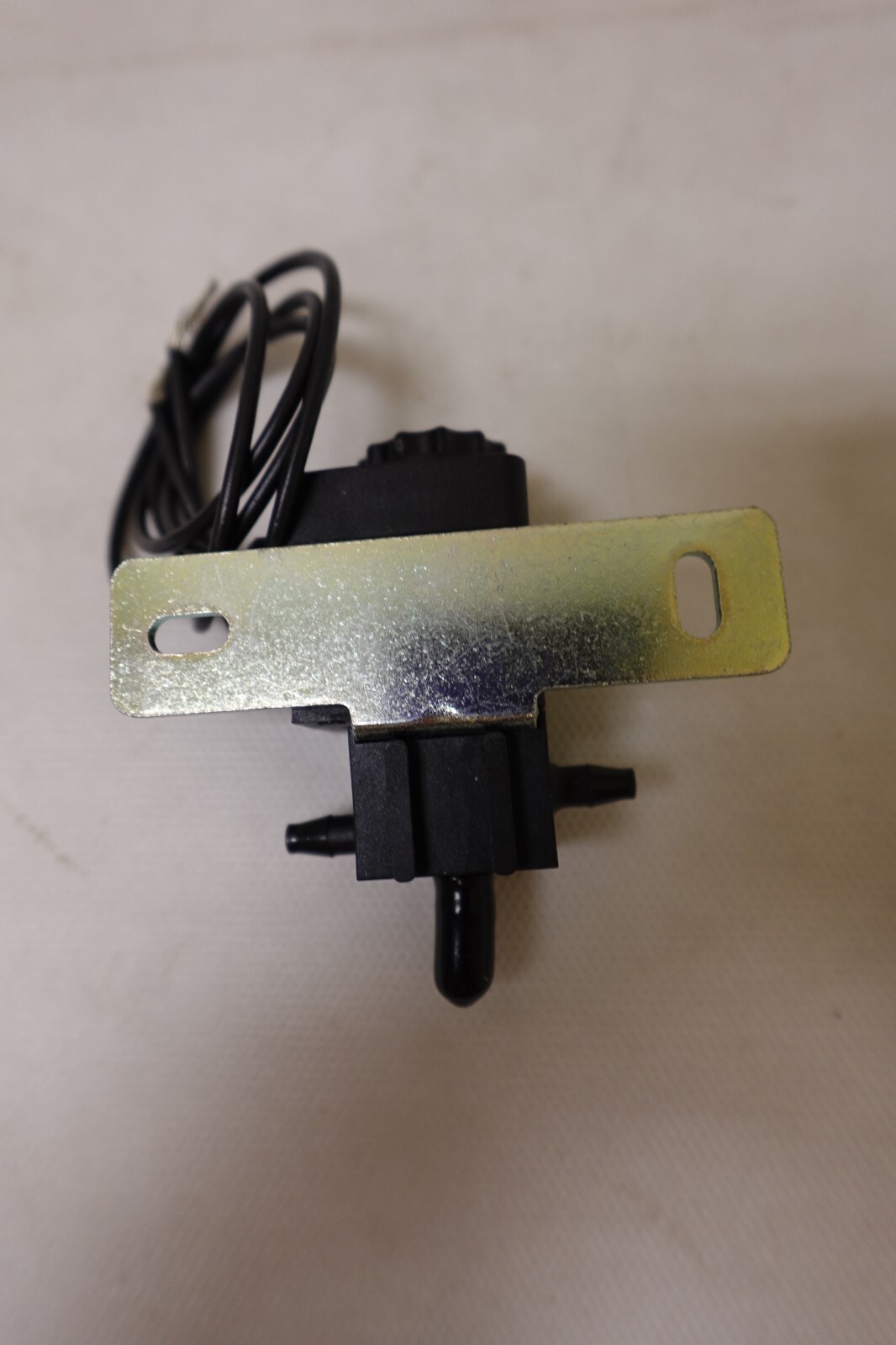 Siemens 265-1027 Solenoid Air Valve (EP) 3 Way Electro Pneumatic 24VAC 50PSI Max
