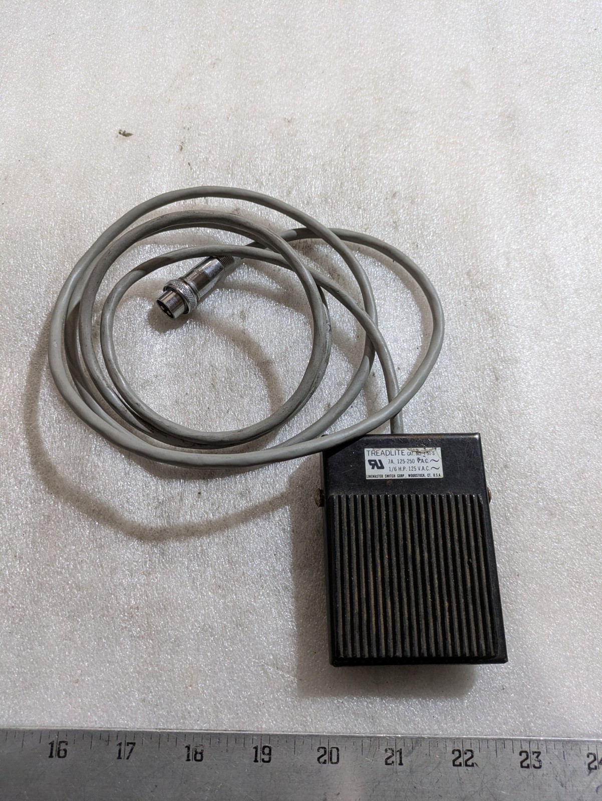Linemaster 1-51-S Treadlite Foot Switch 7A 125-250VAC 1/6HP Industrial OEM