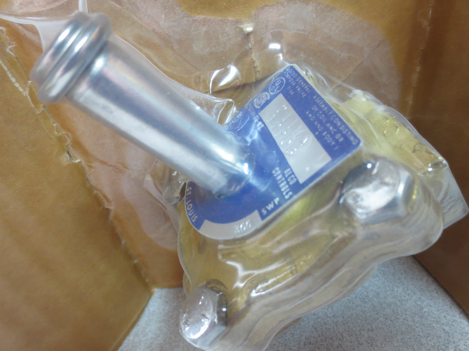 ALCO CONTROLS 211WA 12P06 WATER SERVICE SOLENOID VALVE 3/4′ 12.3 GPM NEW SURPLUS