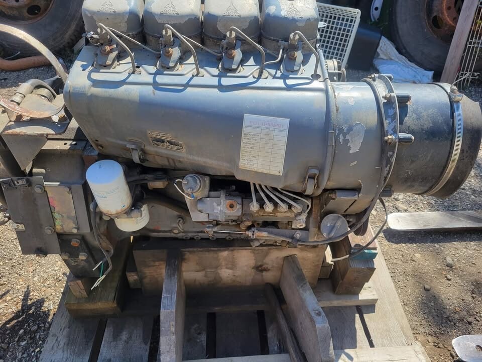 DEUTZ F4L912 4 Cylinder Diesel Engine runs perfect