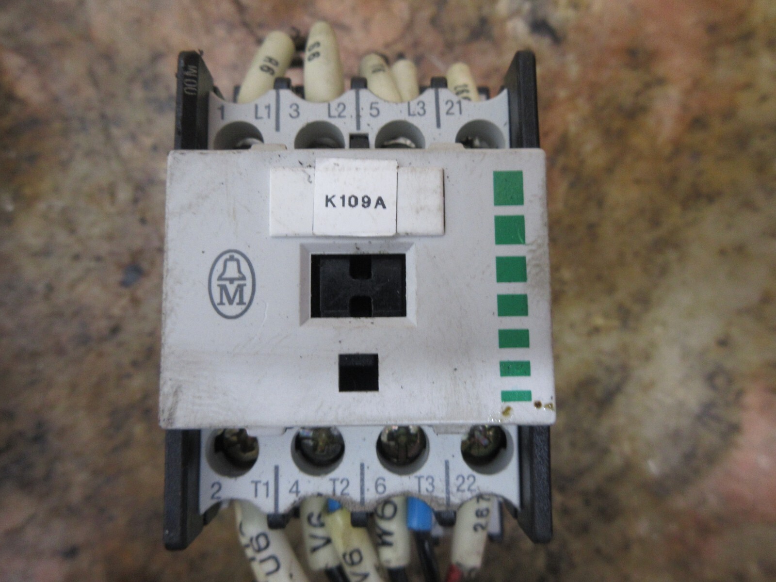 KLOCKNER MOELLER CONTACTOR DIL00M-01 K109A LOT OF 4 PIECES