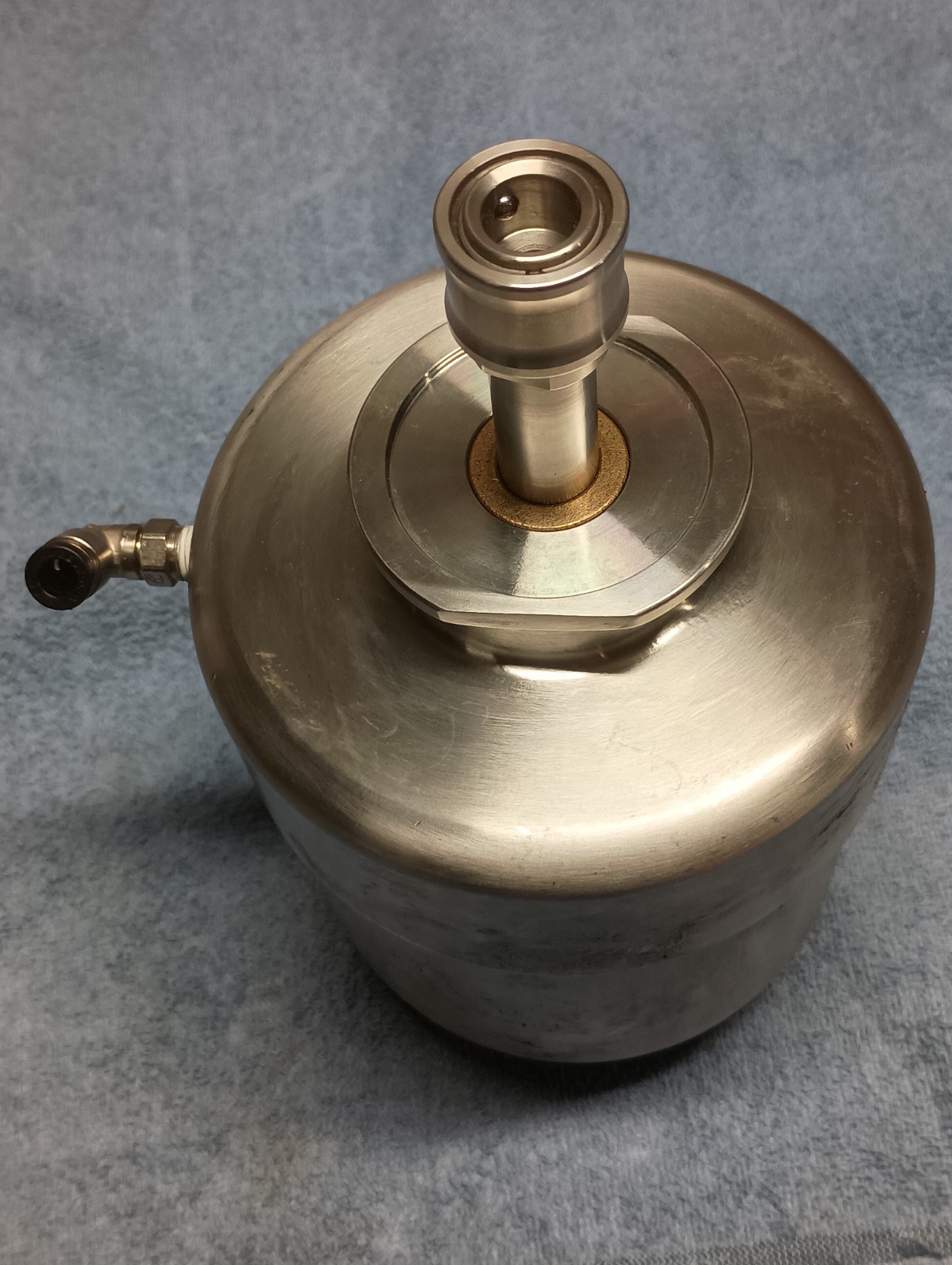 ALFA LAVAL TRI-CLOVER AIR ACTUATED VALVE NC Unknown Model (Type 220?)