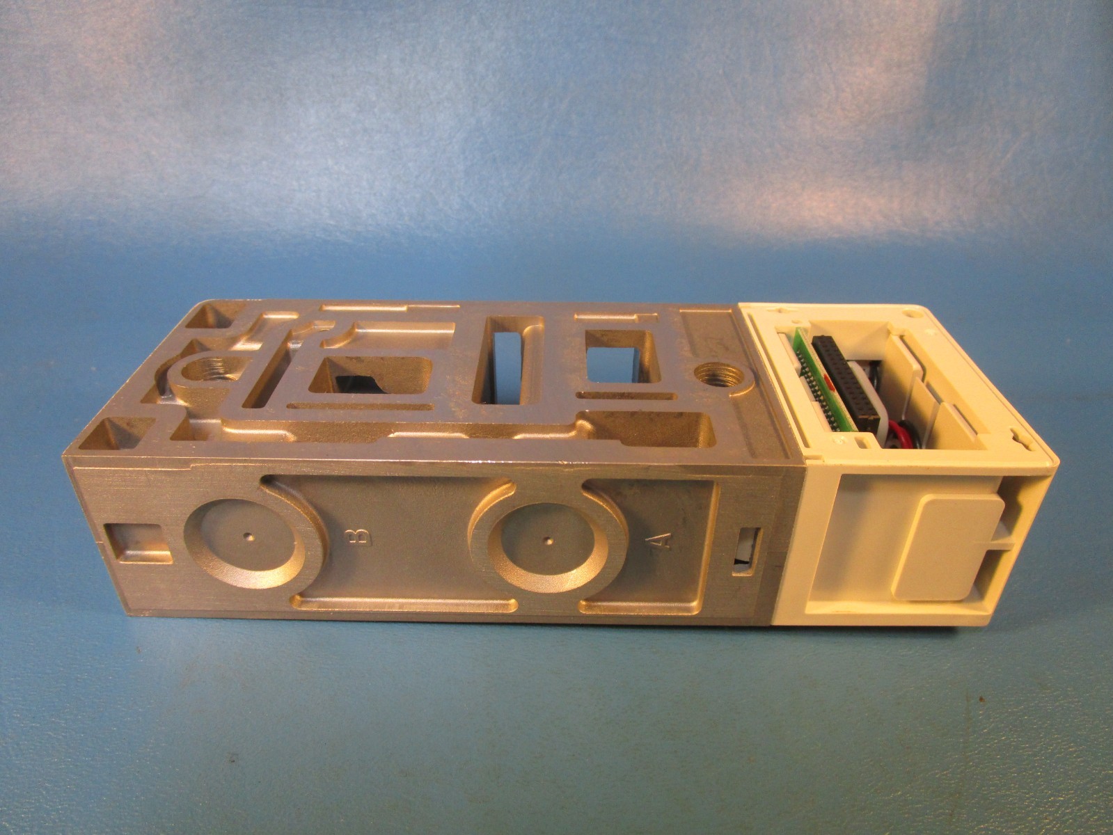 SMC VVQC5000-1B-D-04T, MANIFOLD BLOCK FOR VQC5000 SERIES