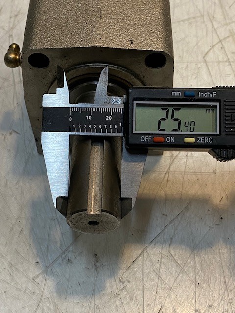 Overhung Load Adapter HD1 25mm Shaft OD 25mm Bore 10mm Holes 6″ L 3-1/16″ W