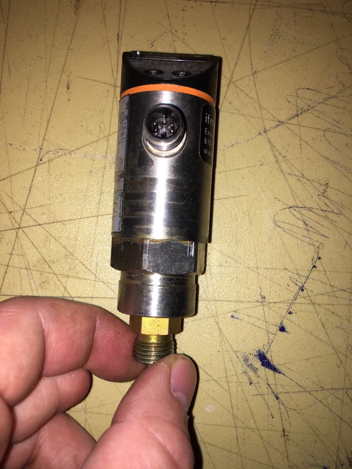 IFM PB5323 PRESSURE SENSOR 20-400psi 1500psi MAX