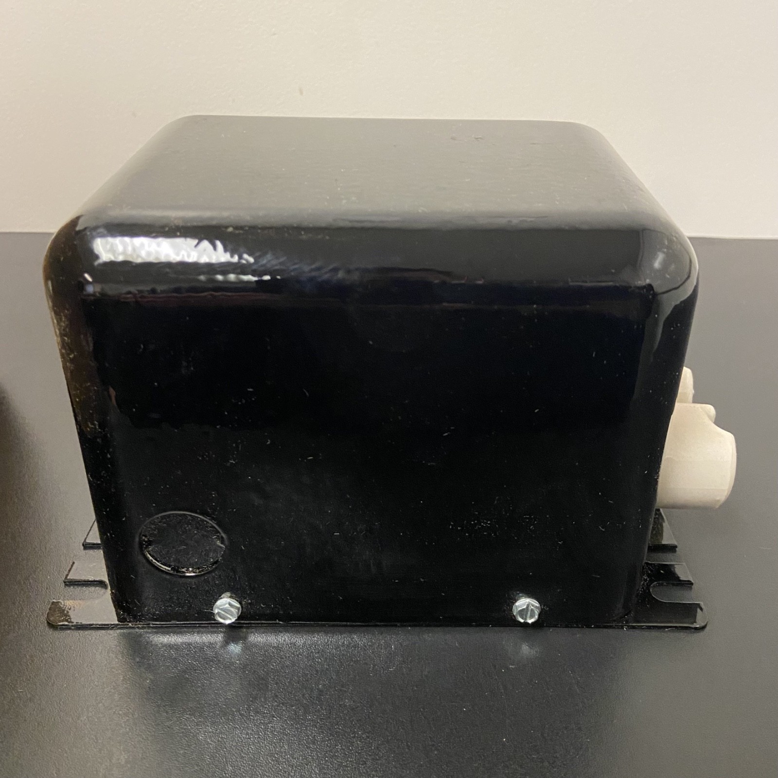 Dongan A10-LF3 Ignition, 120V, 60Hz, .250KVA (New w/ Box)