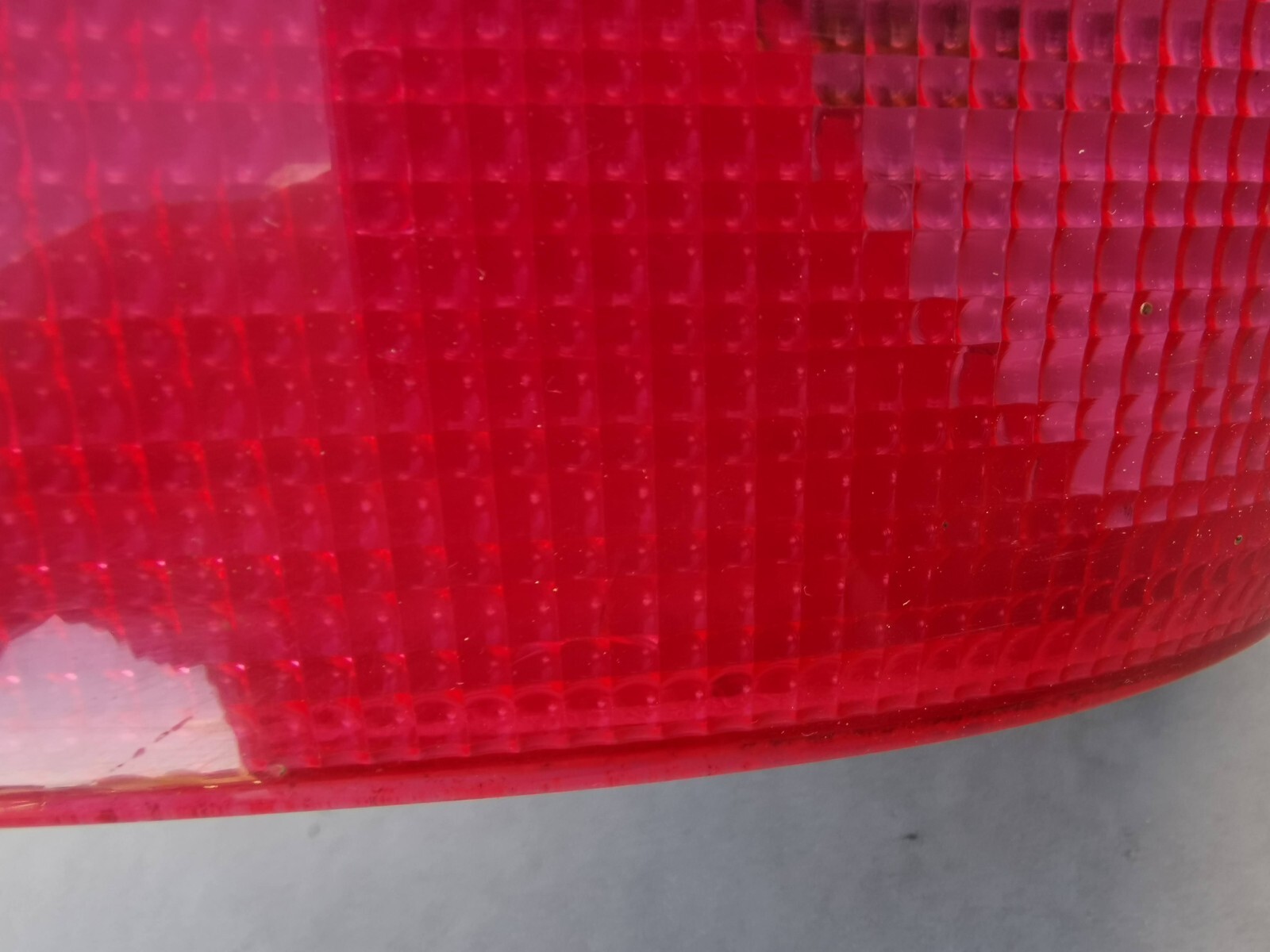AUDI 80 B4 SALOON REAR LEFT SIDE BODY BRAKE LIGHT LAMP ASSEMBLY HELLA 8A0945095E