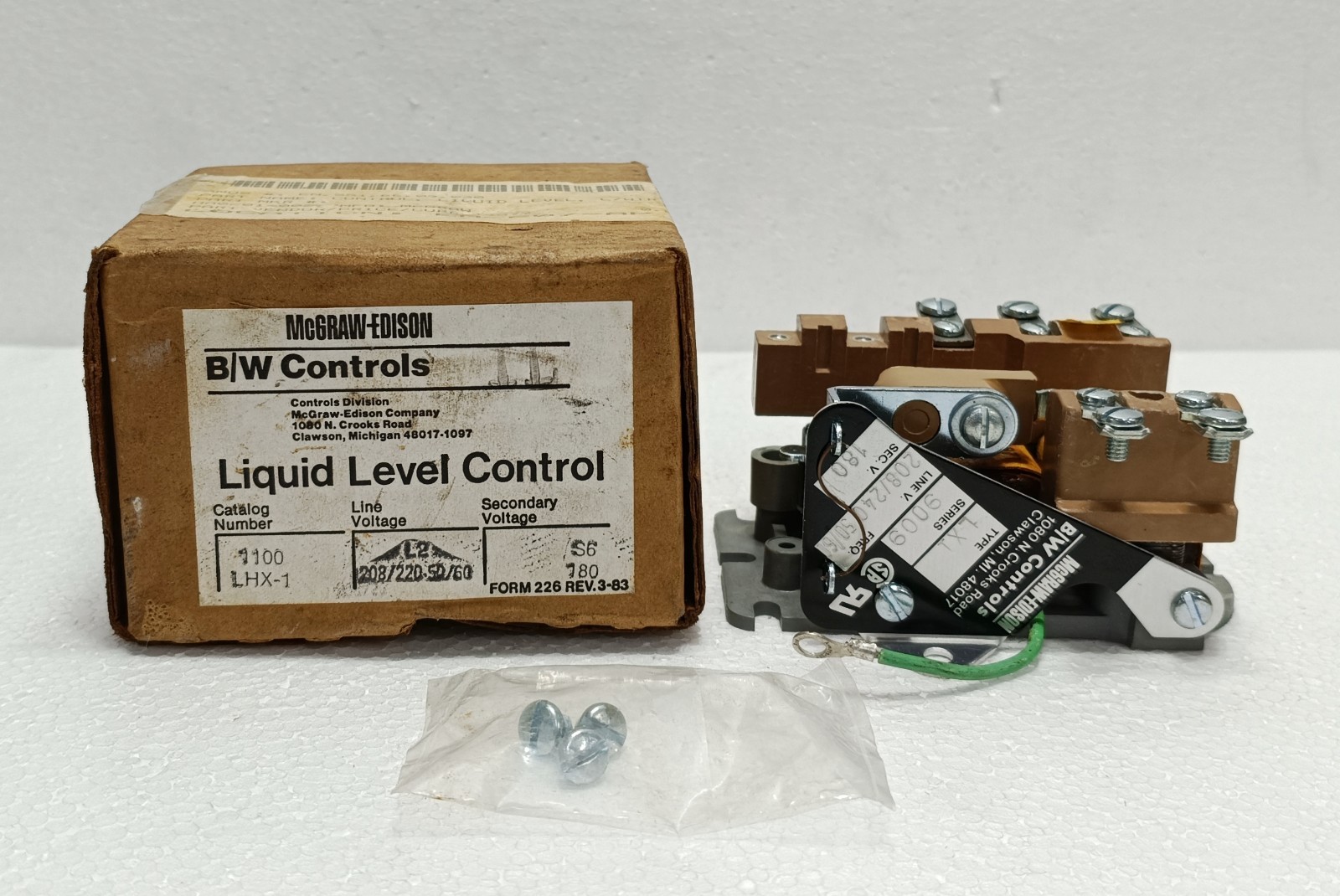 MCGRAW EDISON B/W CONTROLS 1100 LHX-1 TYPE LX1 LIQUID LEVEL RELAY 208/240V