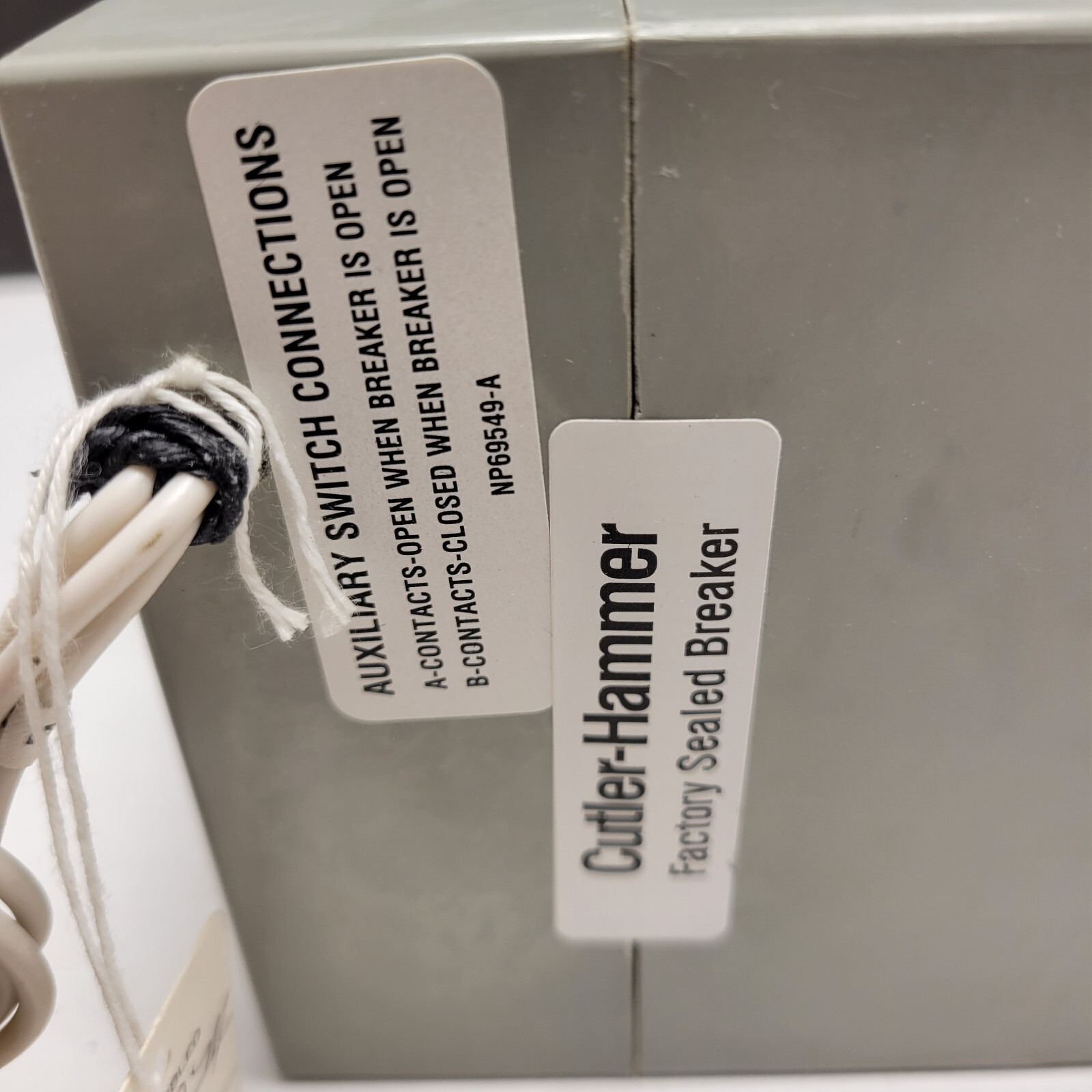 5930-01-077-3138 Toggle Switch Circuit Breaker etn2755-01