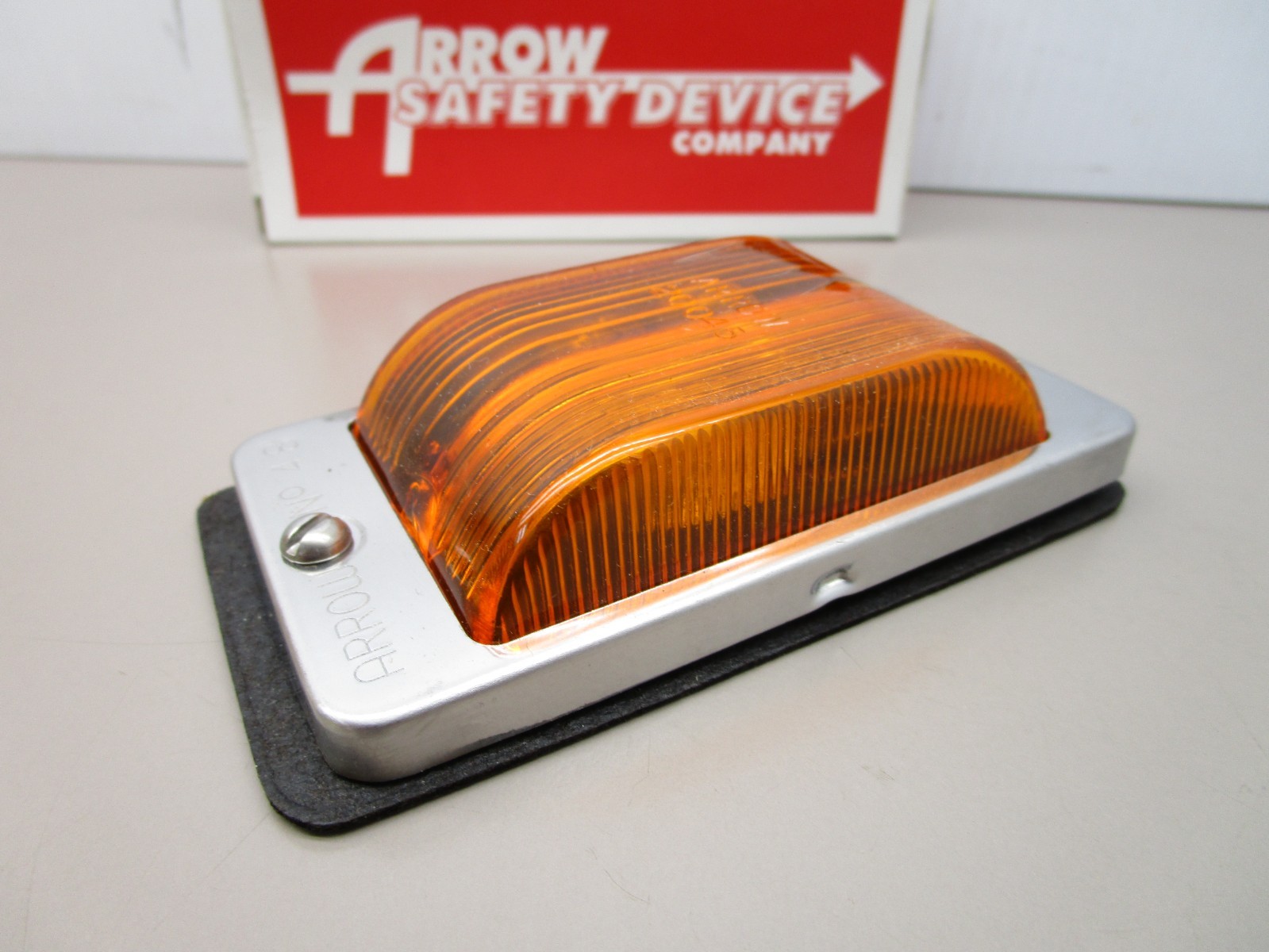 Arrow 048-75-312 No.48 Clearance Lamp Assembly Amber / Chrome 20045 Lens