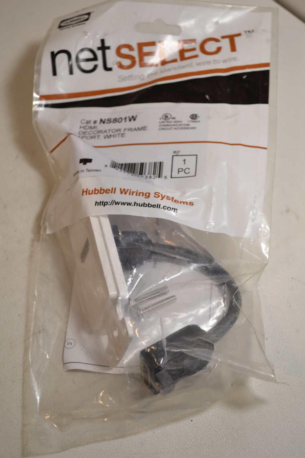 Hubbell Wiring Systems NS801W HDMI, Decorator Frame 1 Port (White)