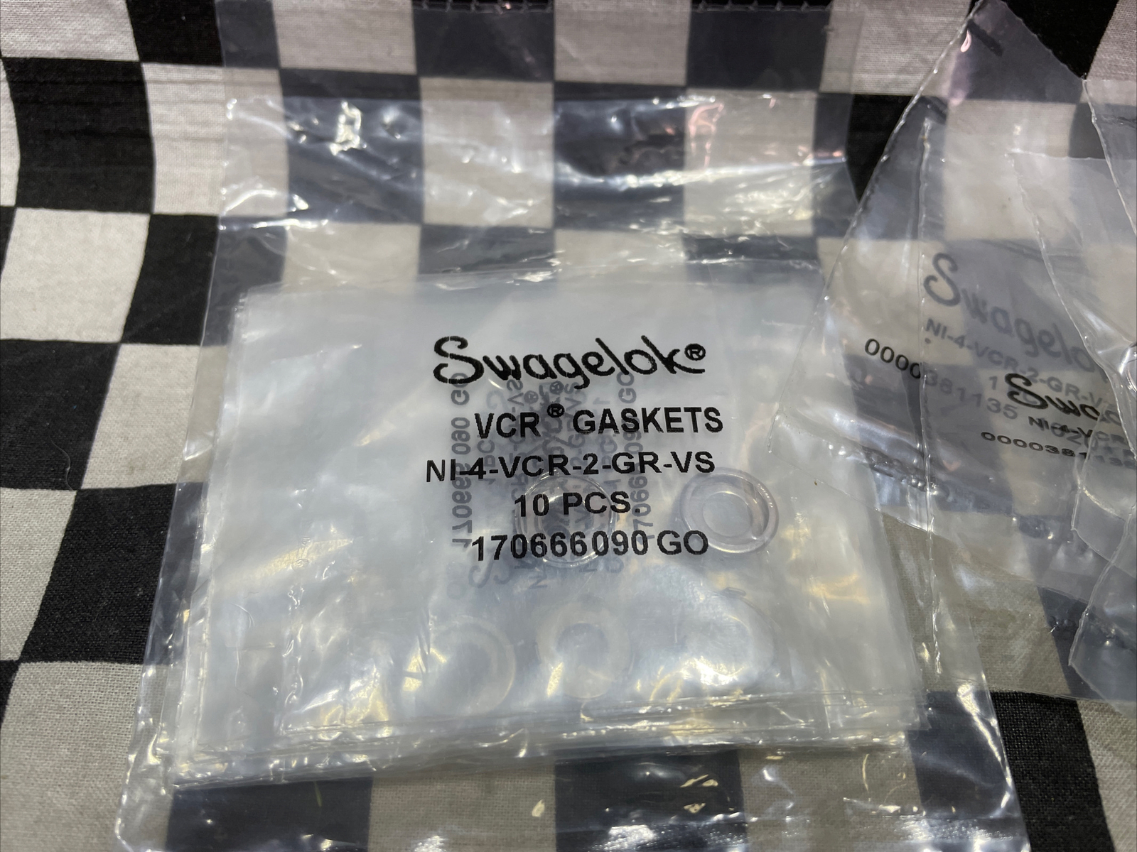 SWAGELOK Unplated Gasket 1/4″, NI-4-VCR-2-GR-VS, Lot Of 23, SHIPSAMEDAY#M64