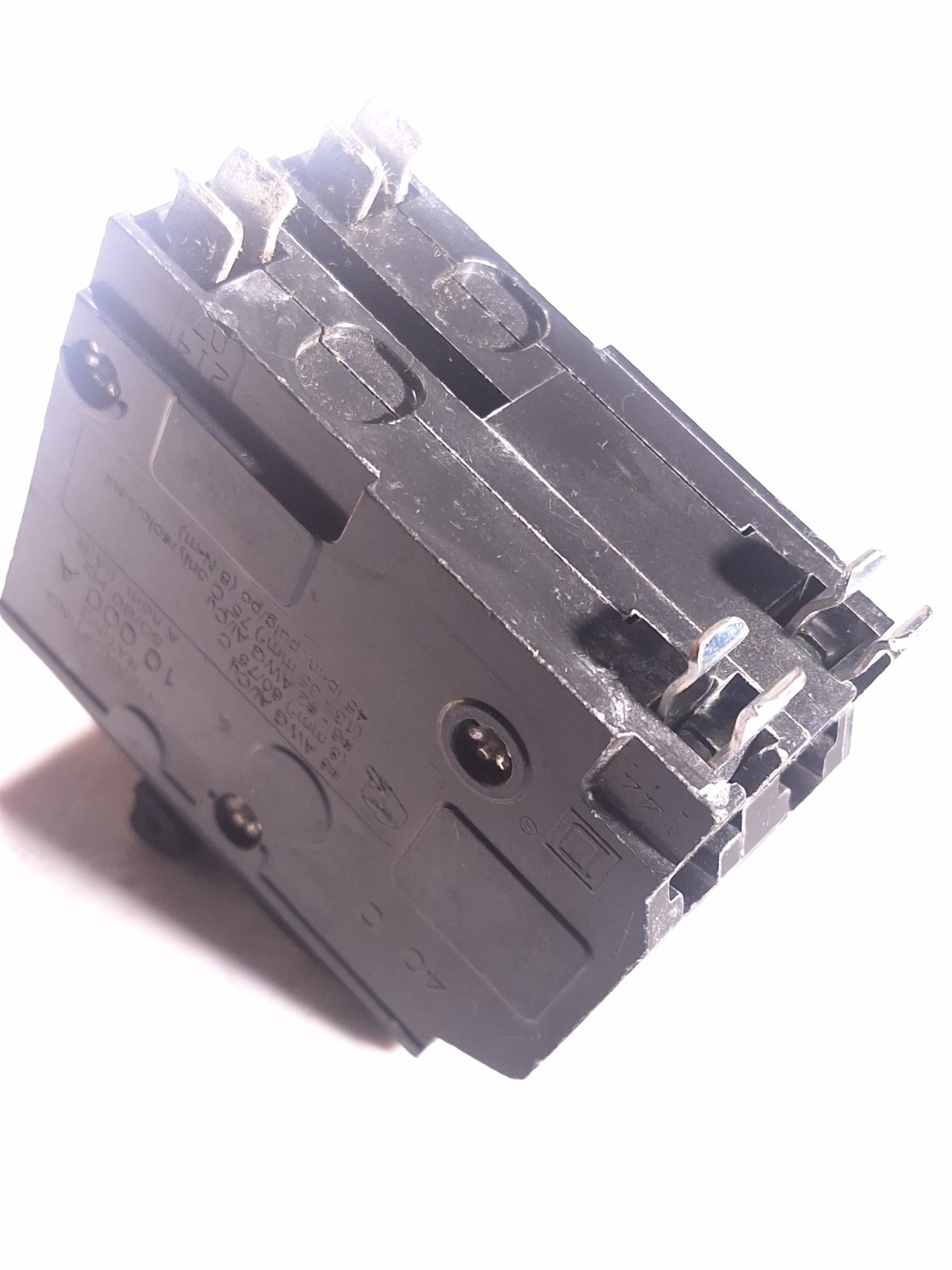 SQUARE D QO250 PLUG ON CIRCUIT BREAKER 50A 2P 120/240V 50/60Hz – 6 AVAILABLE