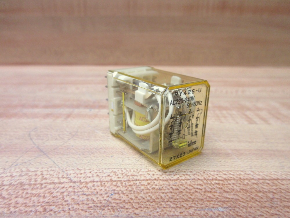 IDEC RY42S-U-AC220-240V Relay RY42S-U-220-240V AC