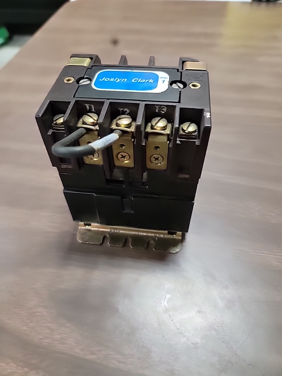 Sylvania 30 Amp Contactor T77U021 Joslyn Clark *Chipped Corner *