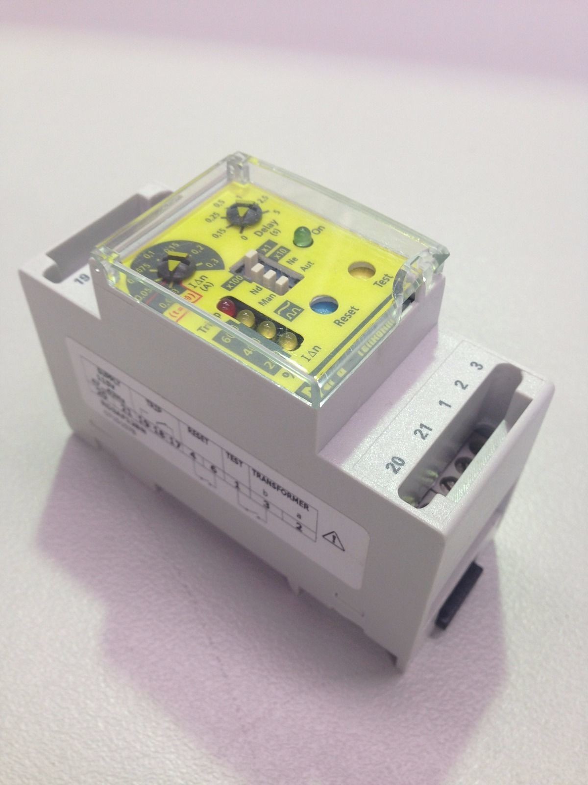 NHP Terasaki D2-S RD3AF12BN Earth Leakage Relay Delta Din 2 Pole A115V 0,03-30A