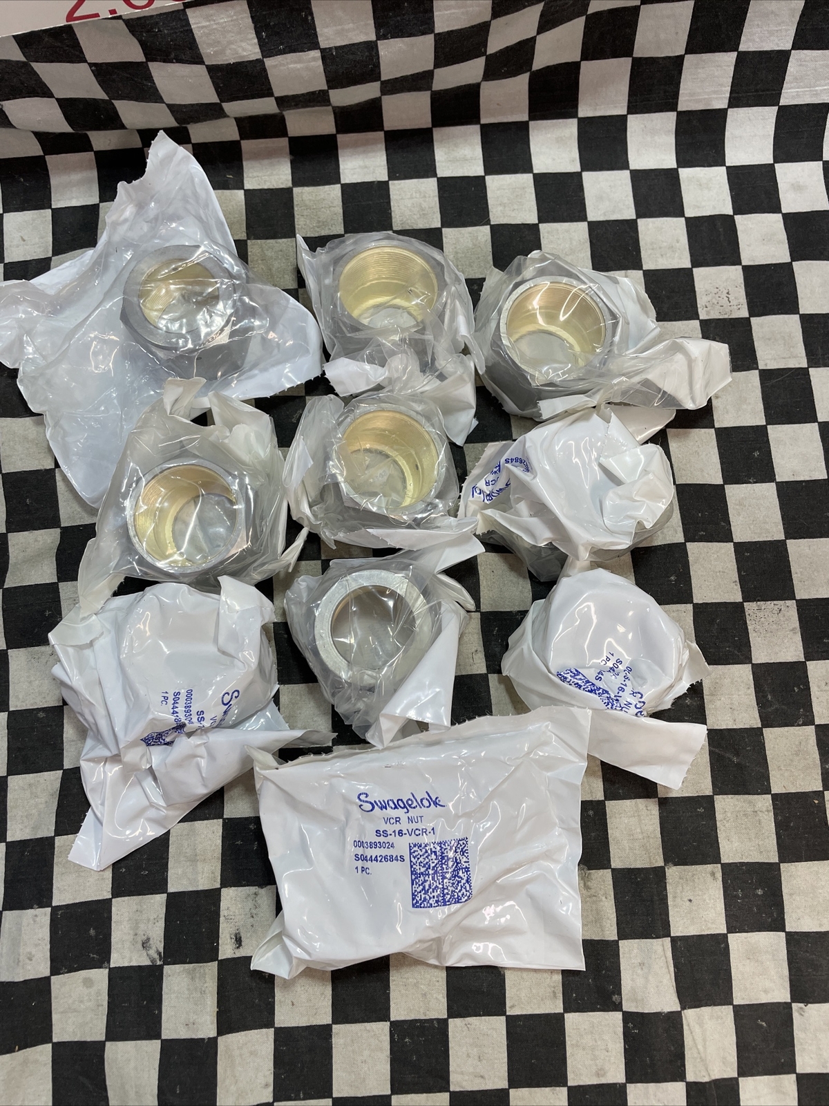 SWAGELOK Female Nut 1″ VCR, SS-16-VCR-1, SS16VCR1, LOT OF 10, SHIPSAMEDAY
