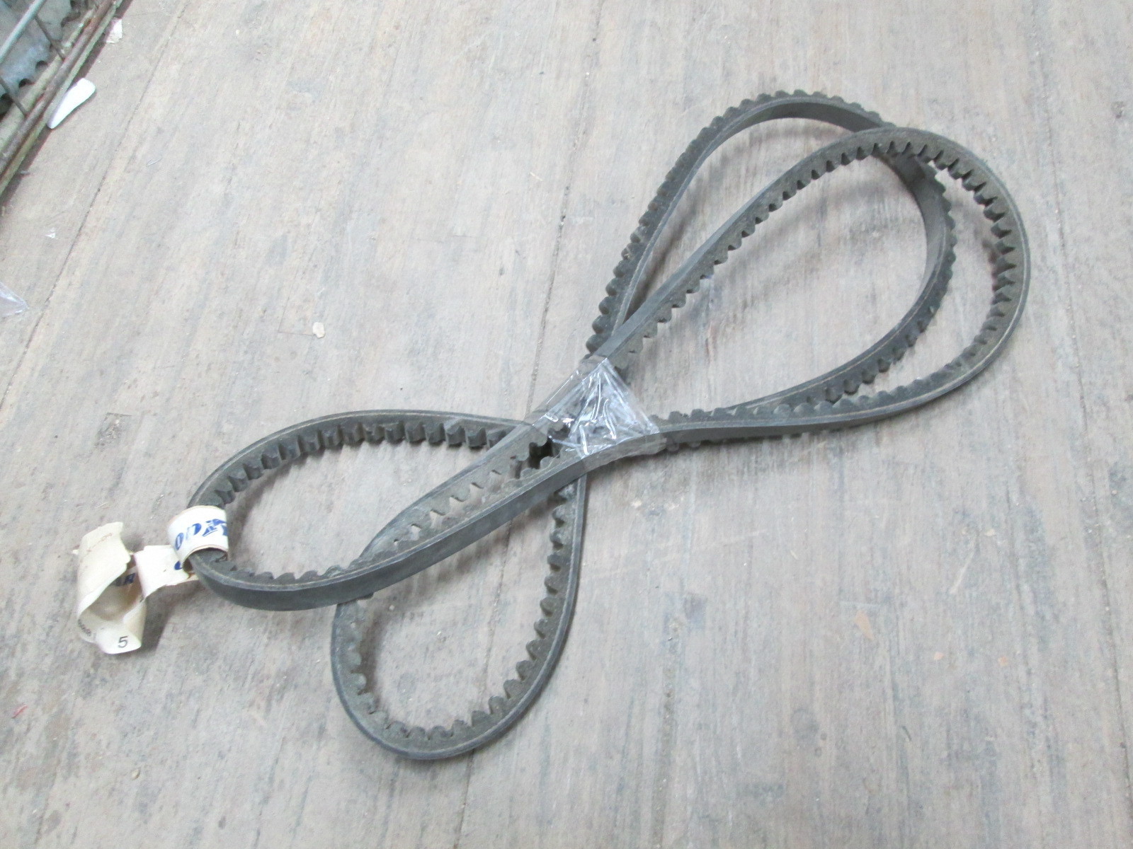 Goodyear Hy-T Wedge Matchmaker Industrial V-Belt V Belt 5VX900