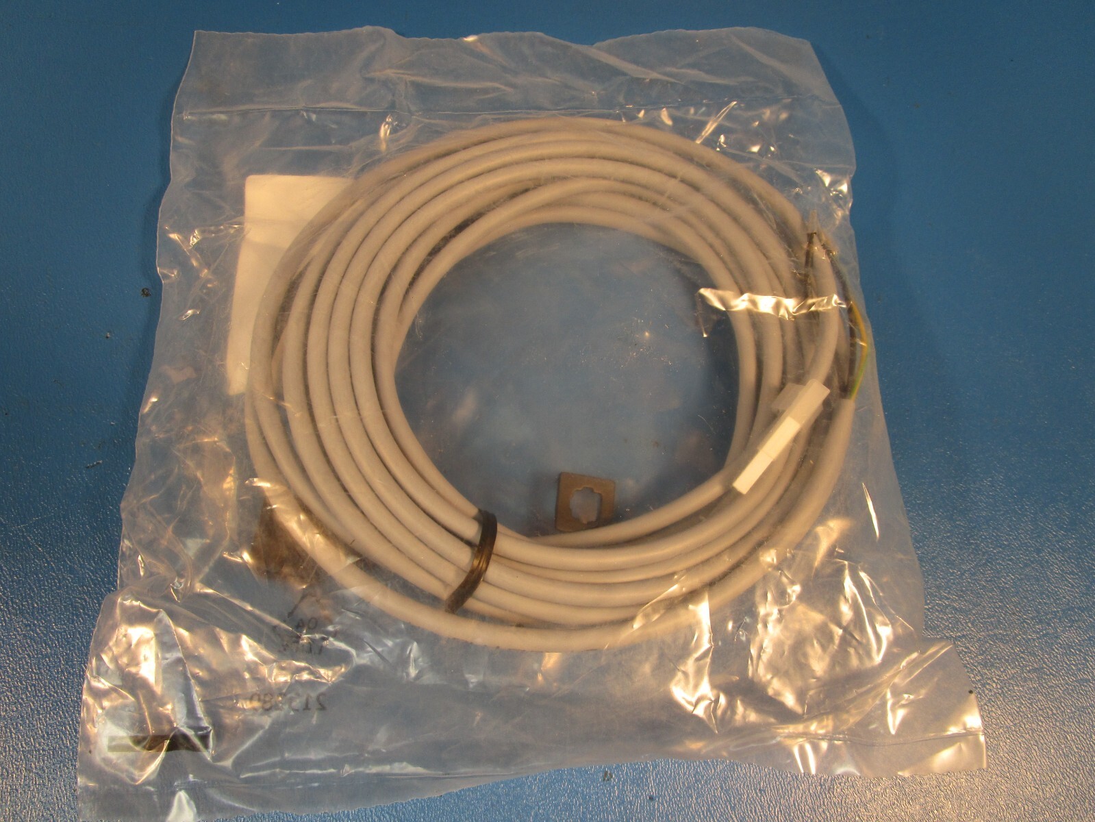 Festo KMEB-1-24-5-LED, 151689, Angled plug socket & central M2.5 screw, 3 pins